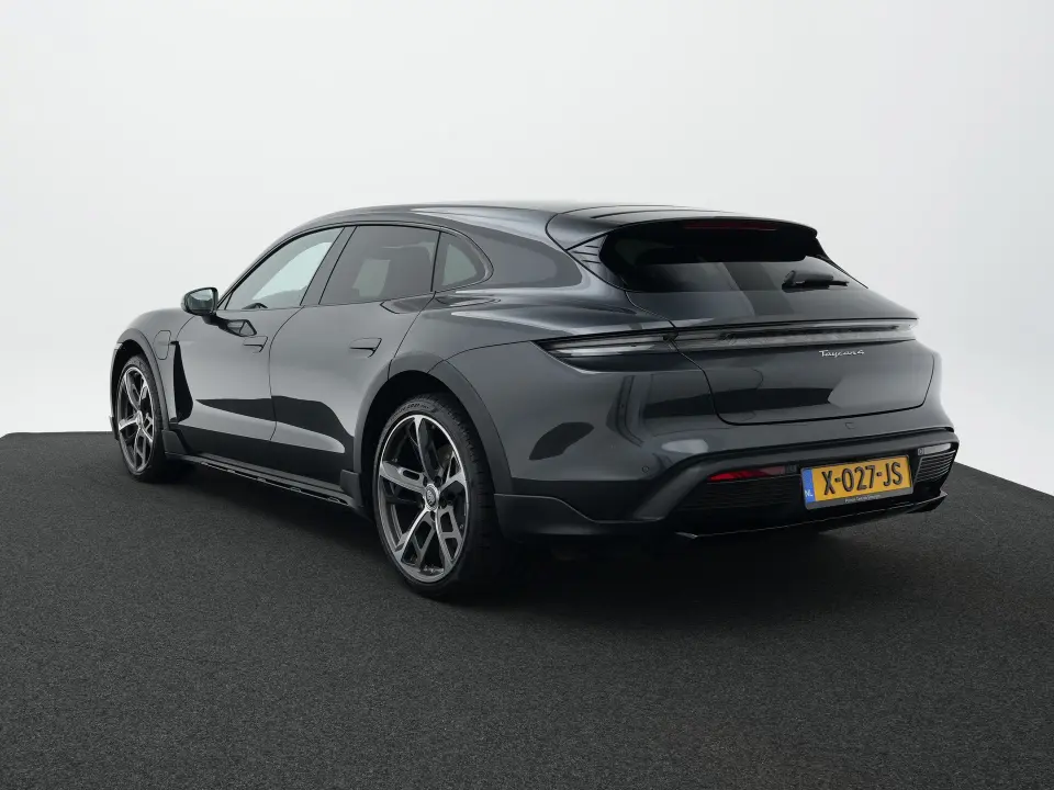 Porsche Taycan Cross Turismo 4