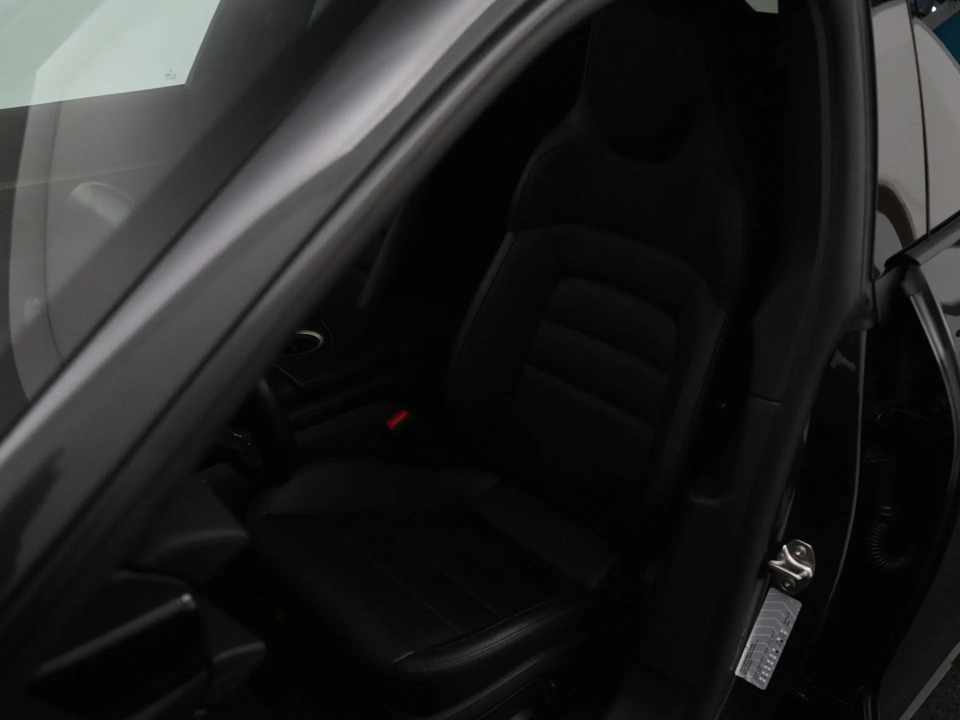 Taycan Cross Turismo 4