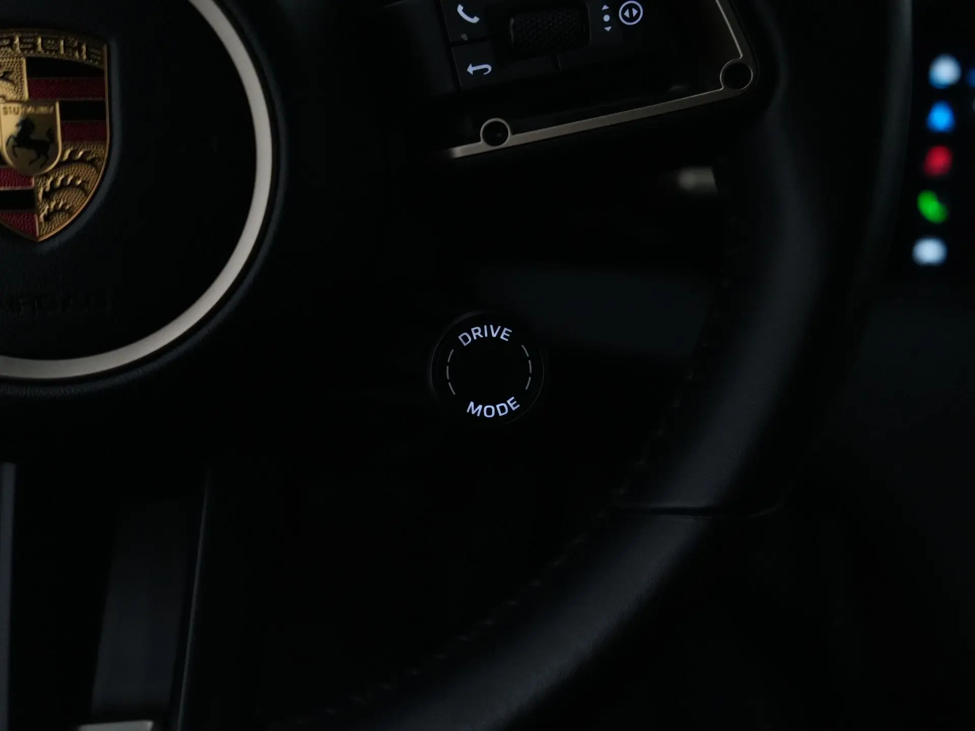 Taycan Cross Turismo 4