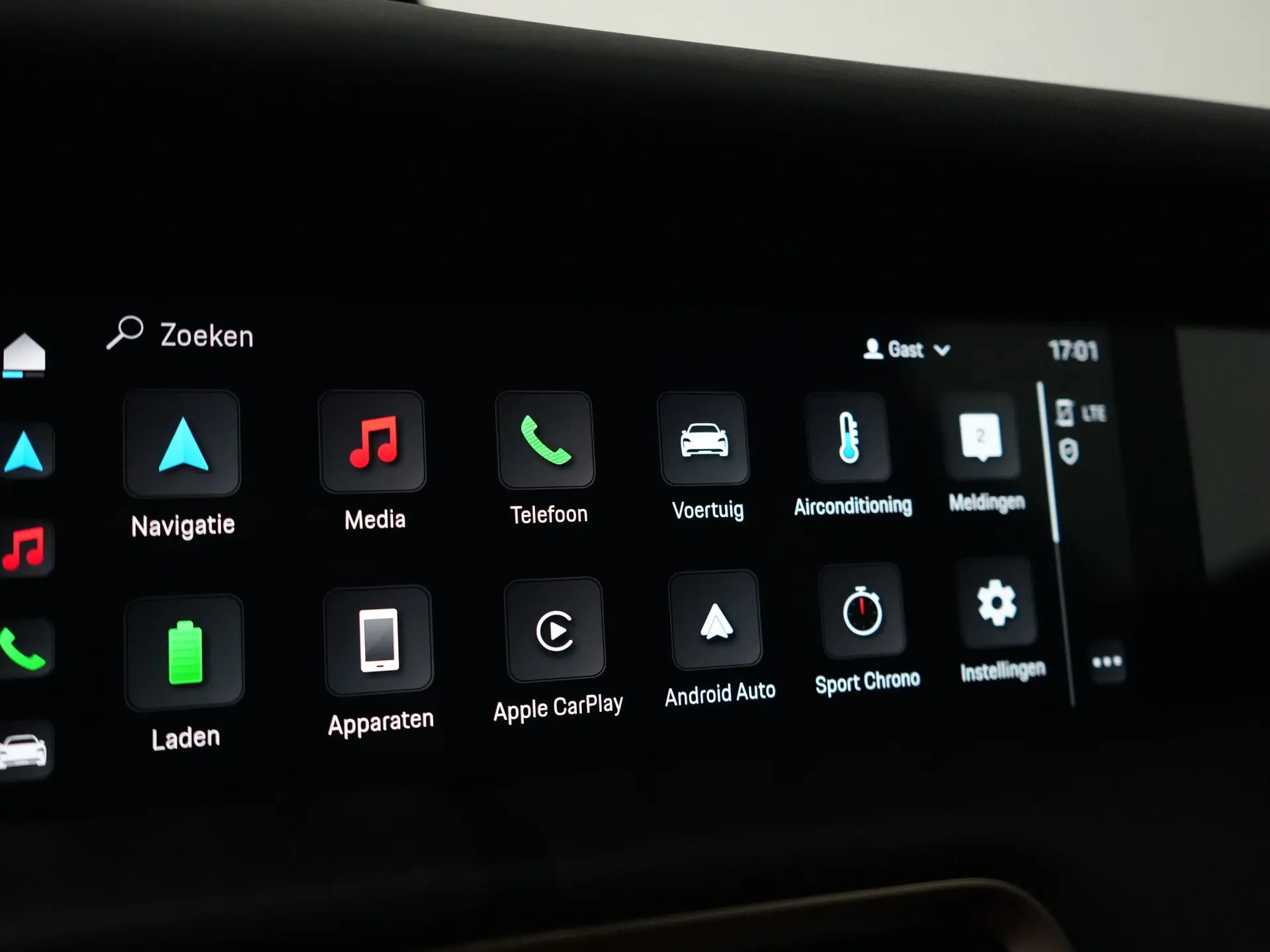 Taycan Cross Turismo 4