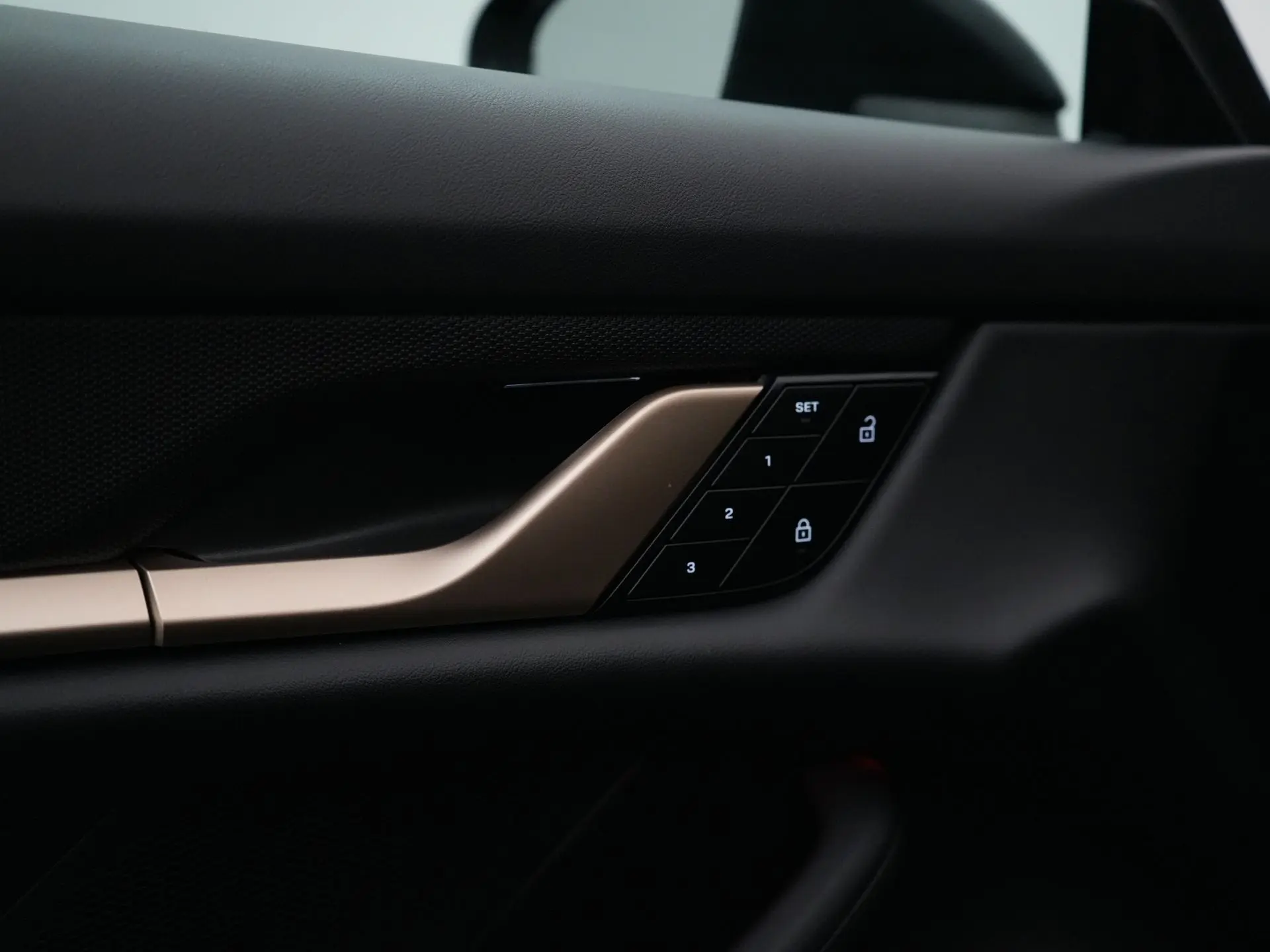 Taycan Cross Turismo 4