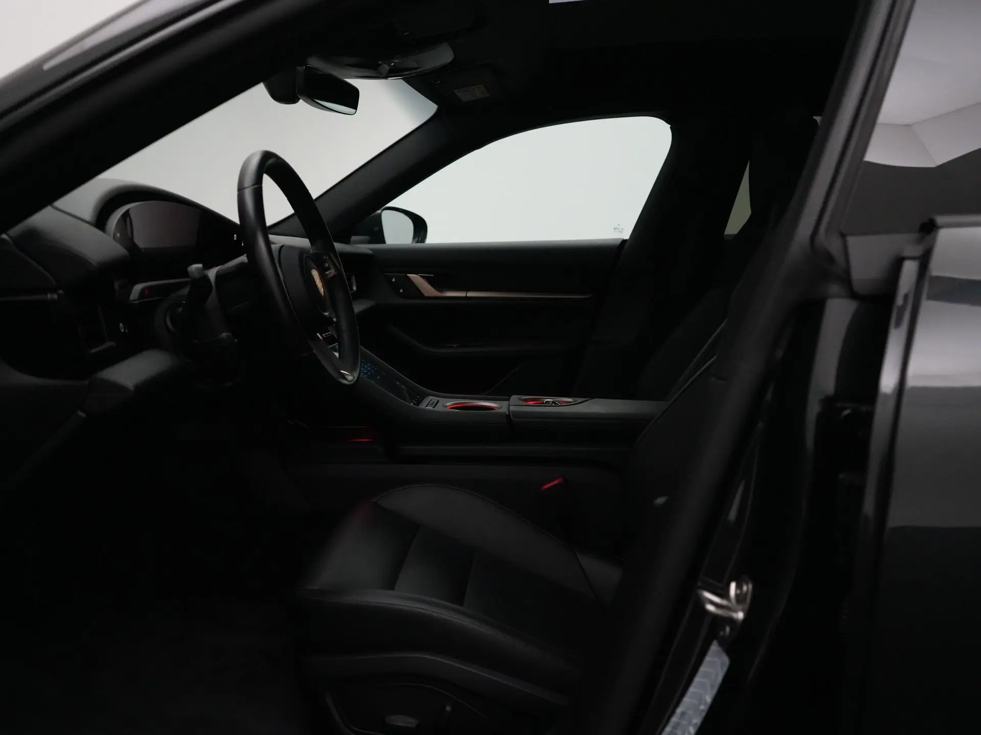 Taycan Cross Turismo 4