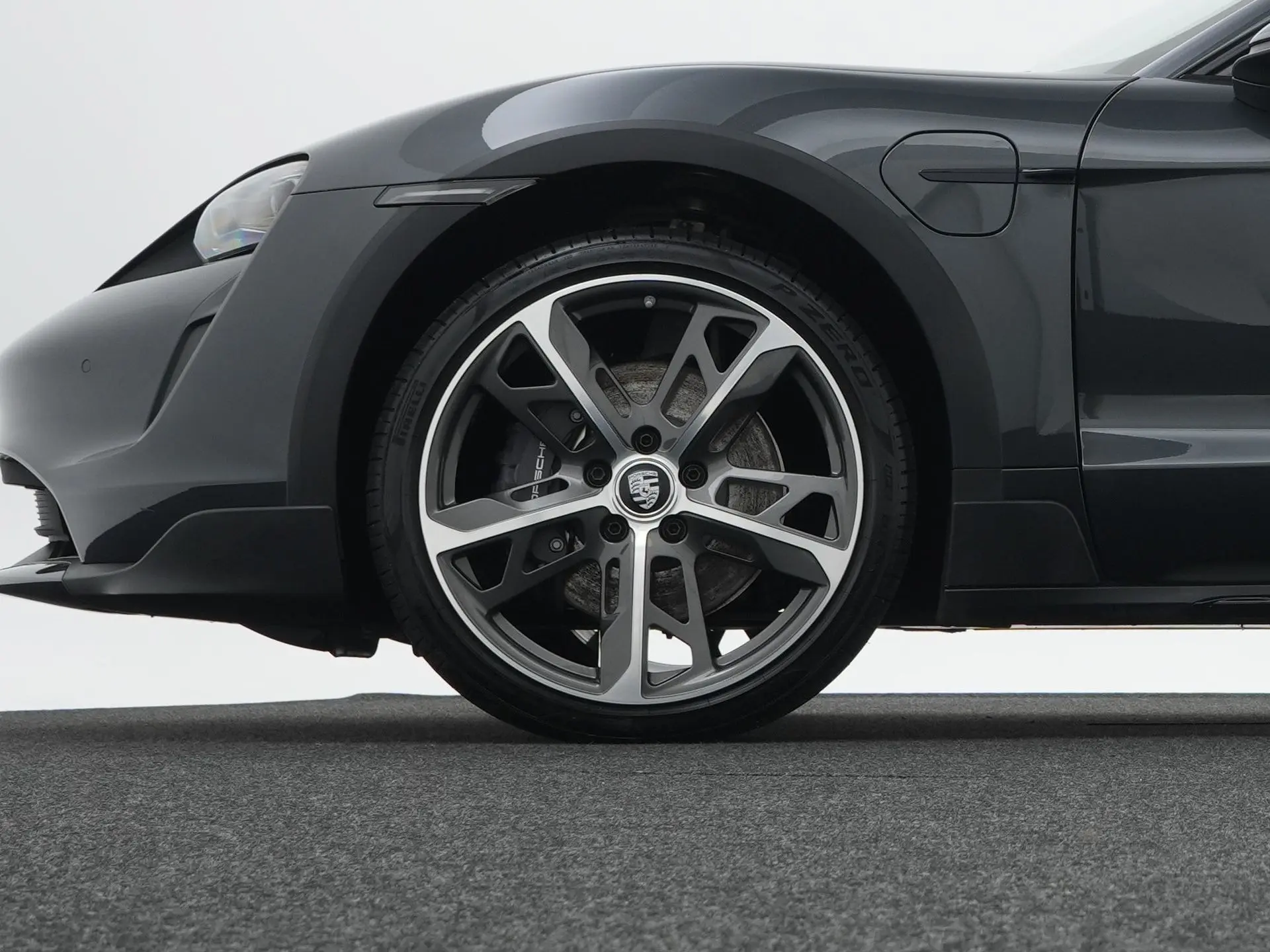 Taycan Cross Turismo 4