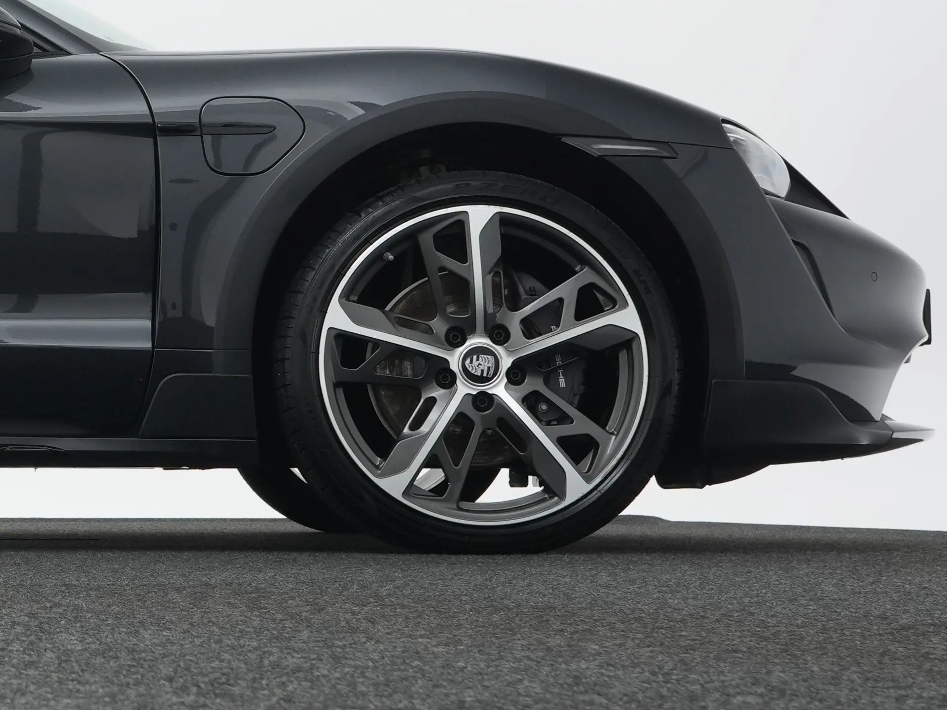 Taycan Cross Turismo 4