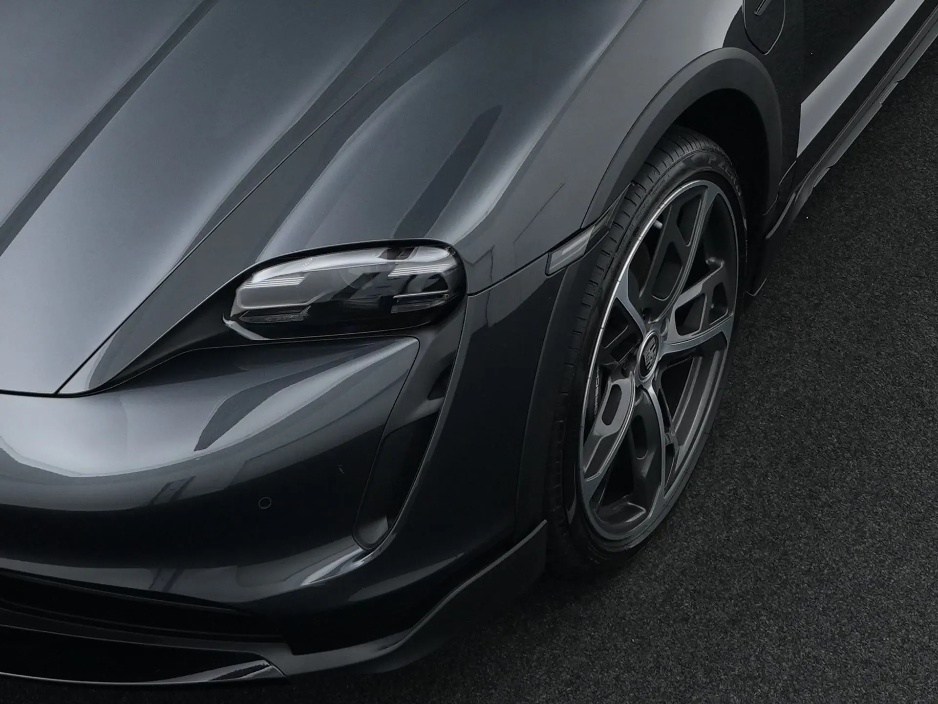 Taycan Cross Turismo 4