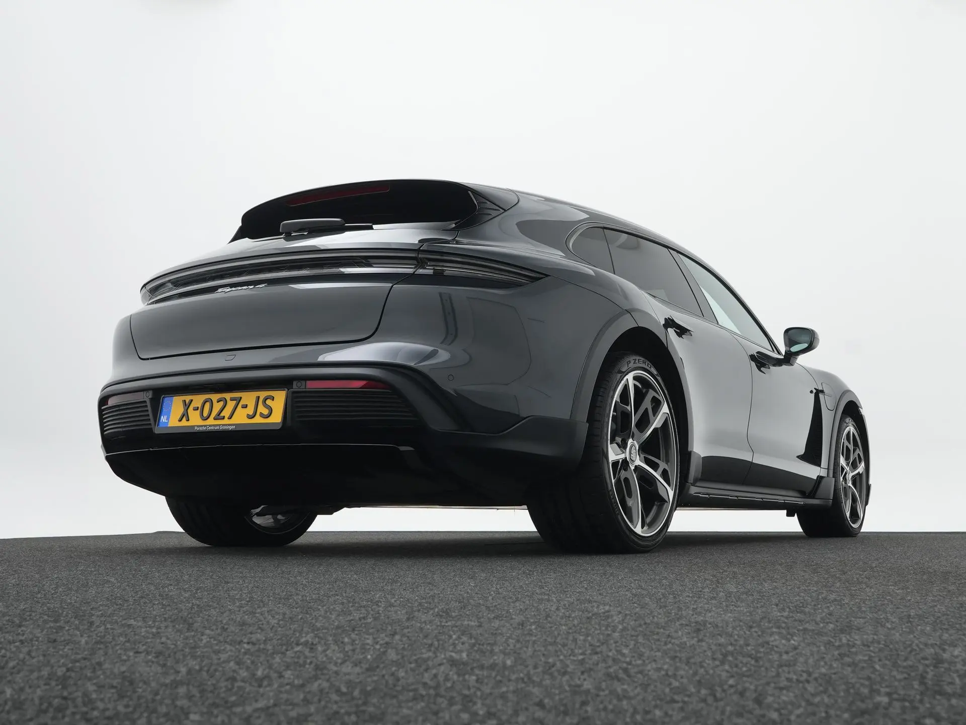 Taycan Cross Turismo 4