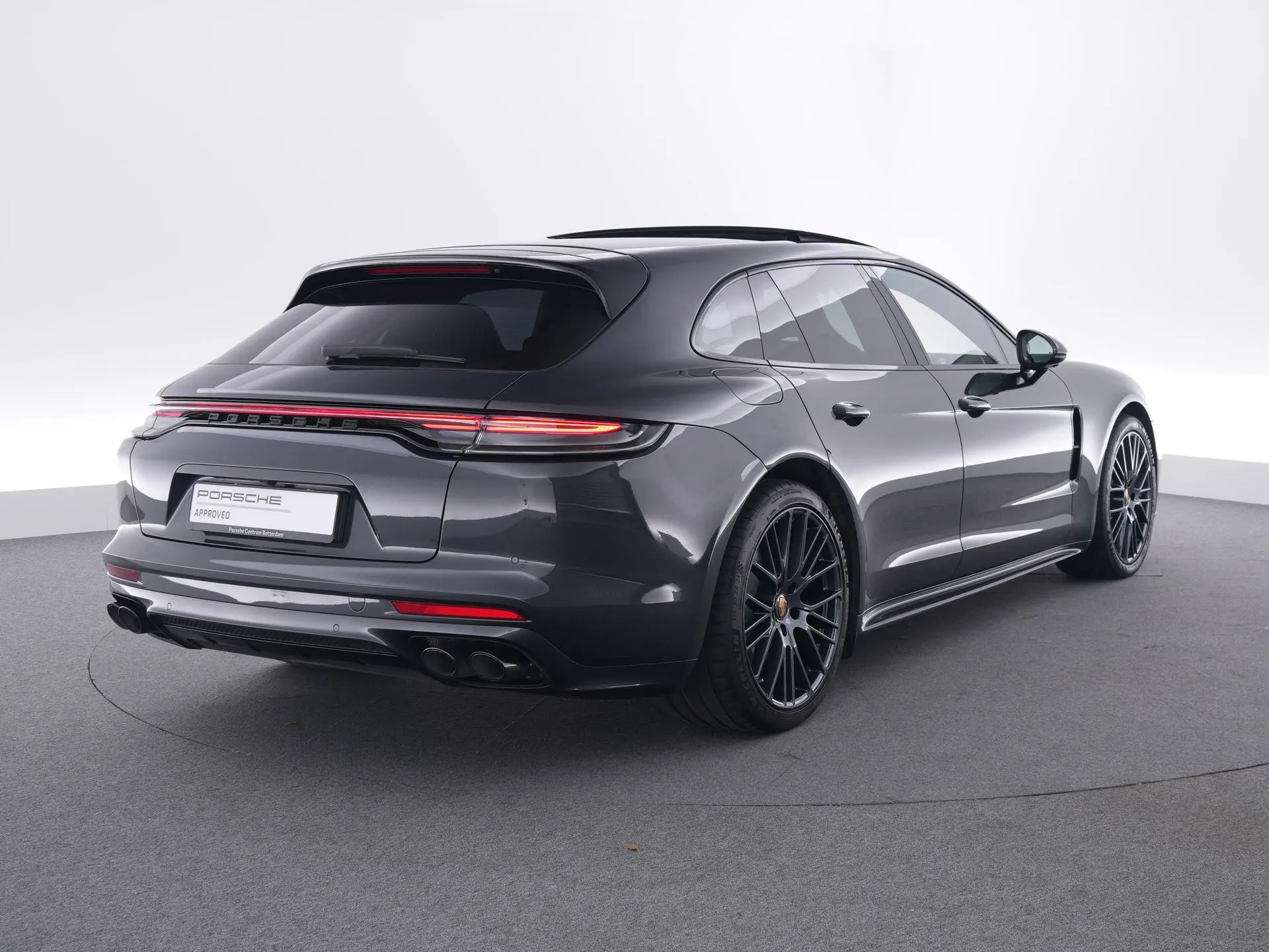 Panamera 4 E-Hybrid Sport Turismo Platinum Edition