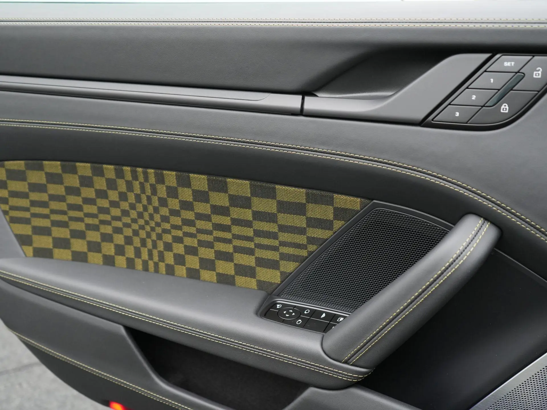 911 Spirit 70 Editon