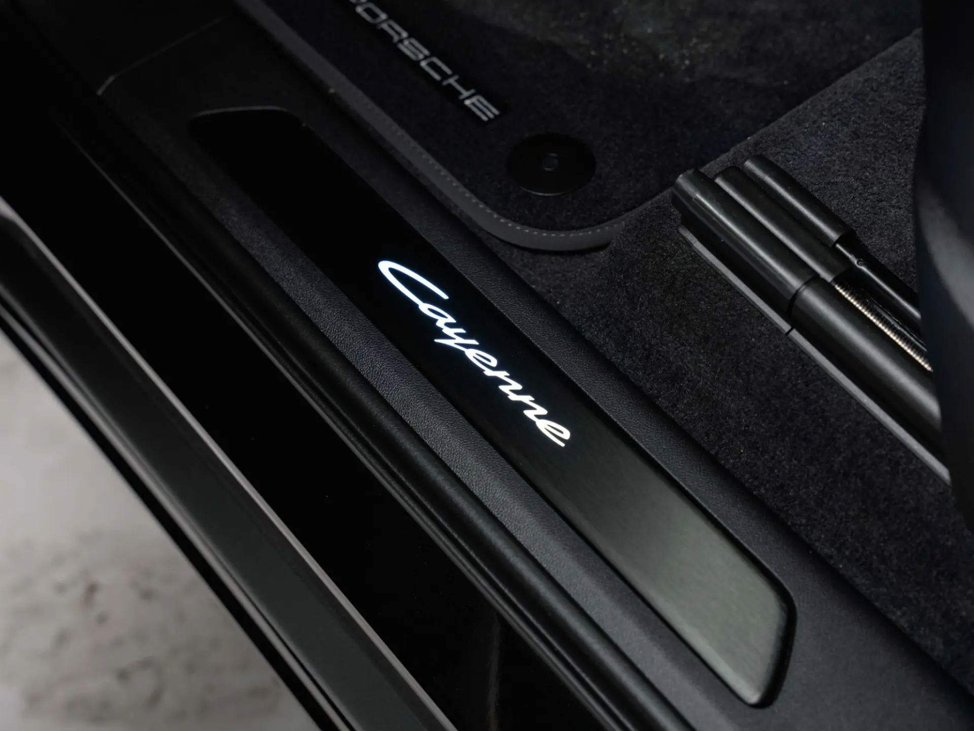 Cayenne E-Hybrid Black Edition