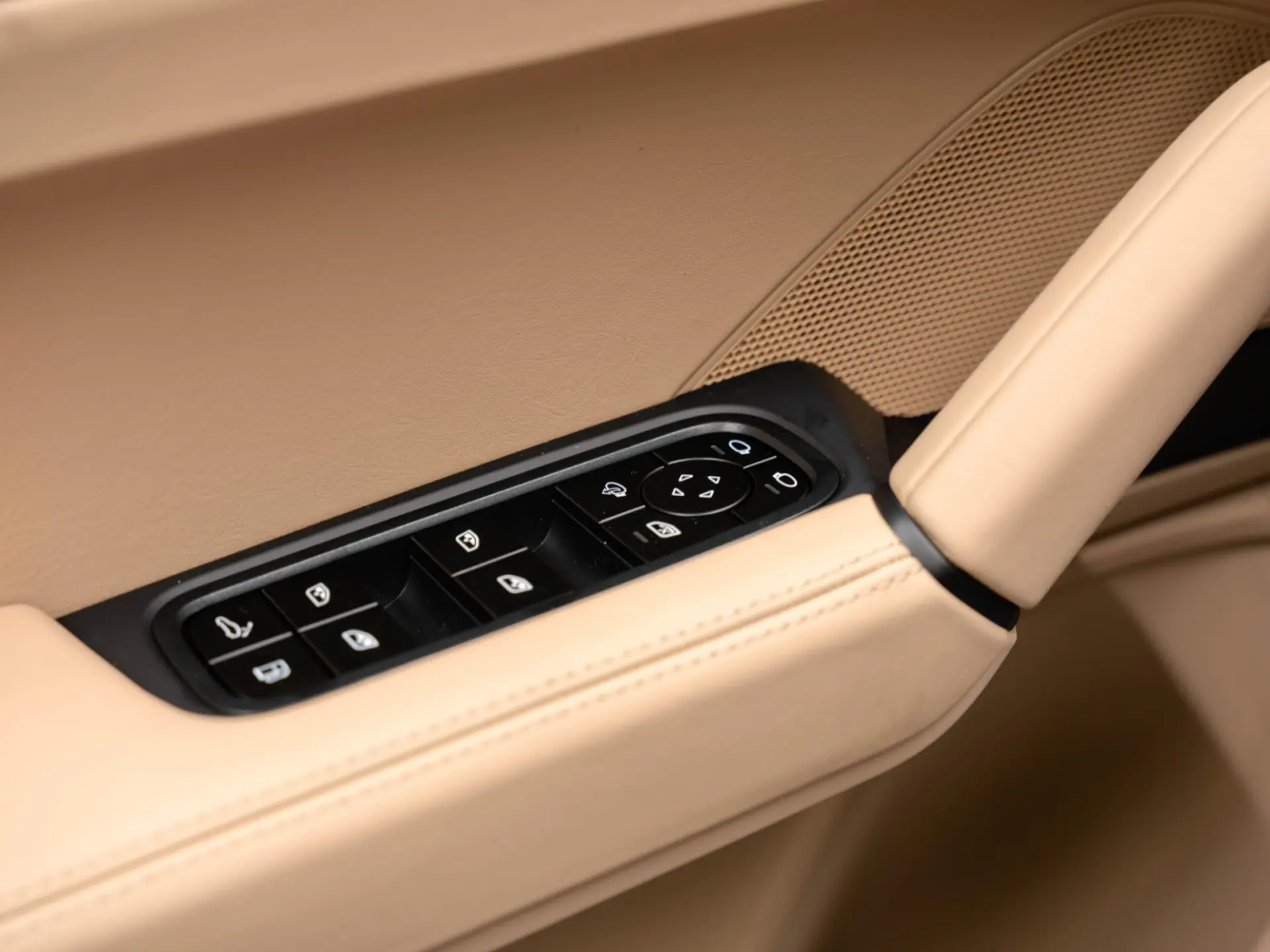 Cayenne E-Hybrid Black Edition