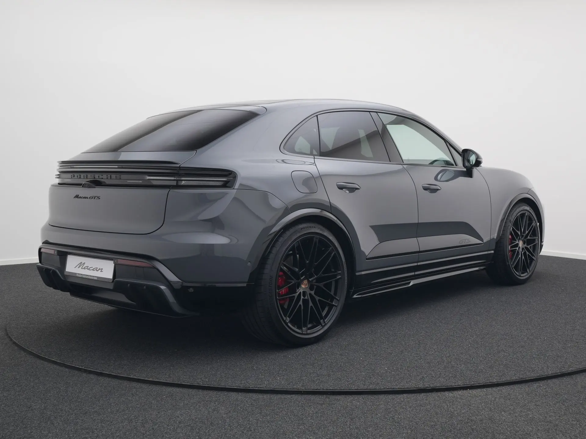 Macan GTS