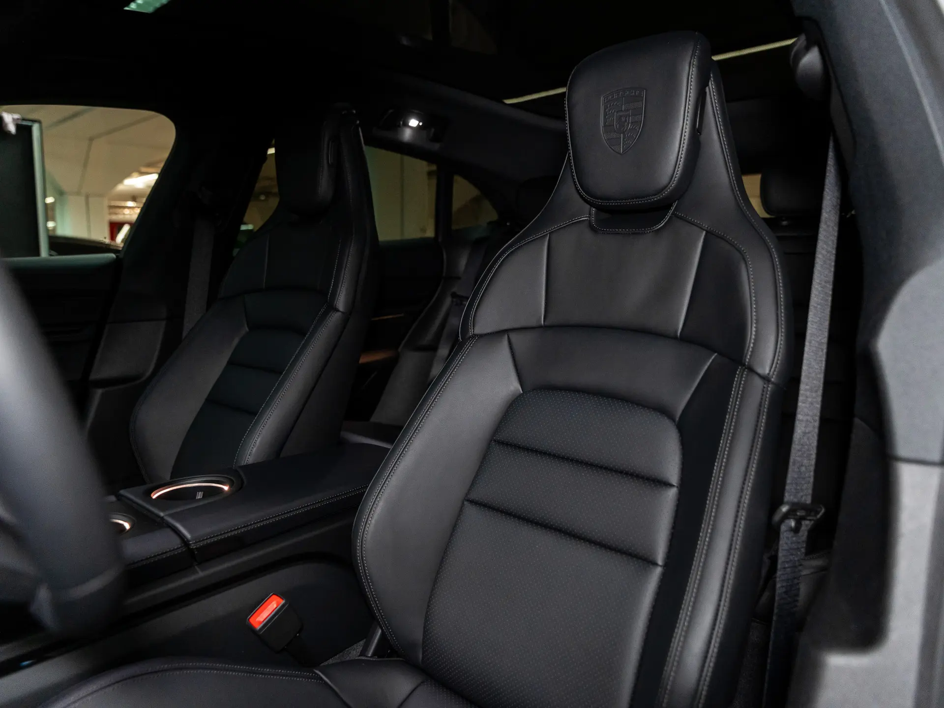 Taycan Sport Turismo Black Edition