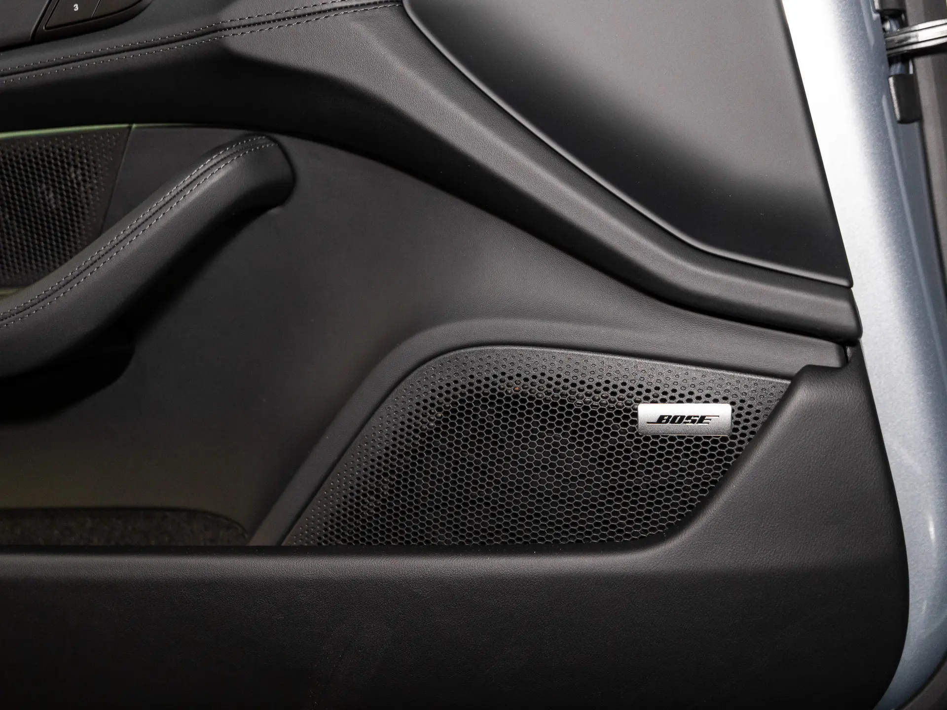 Taycan Sport Turismo Black Edition