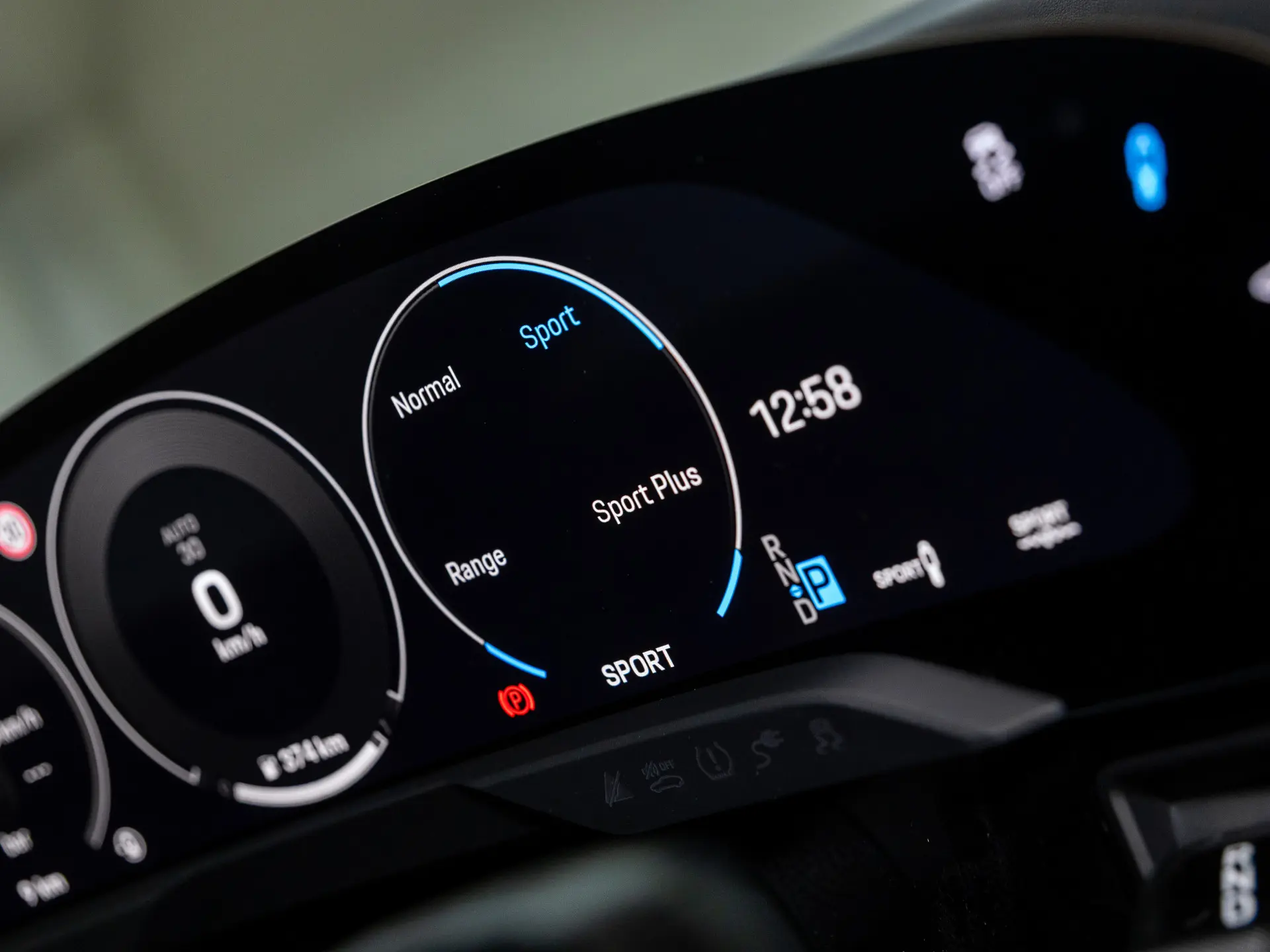 Taycan Sport Turismo Black Edition