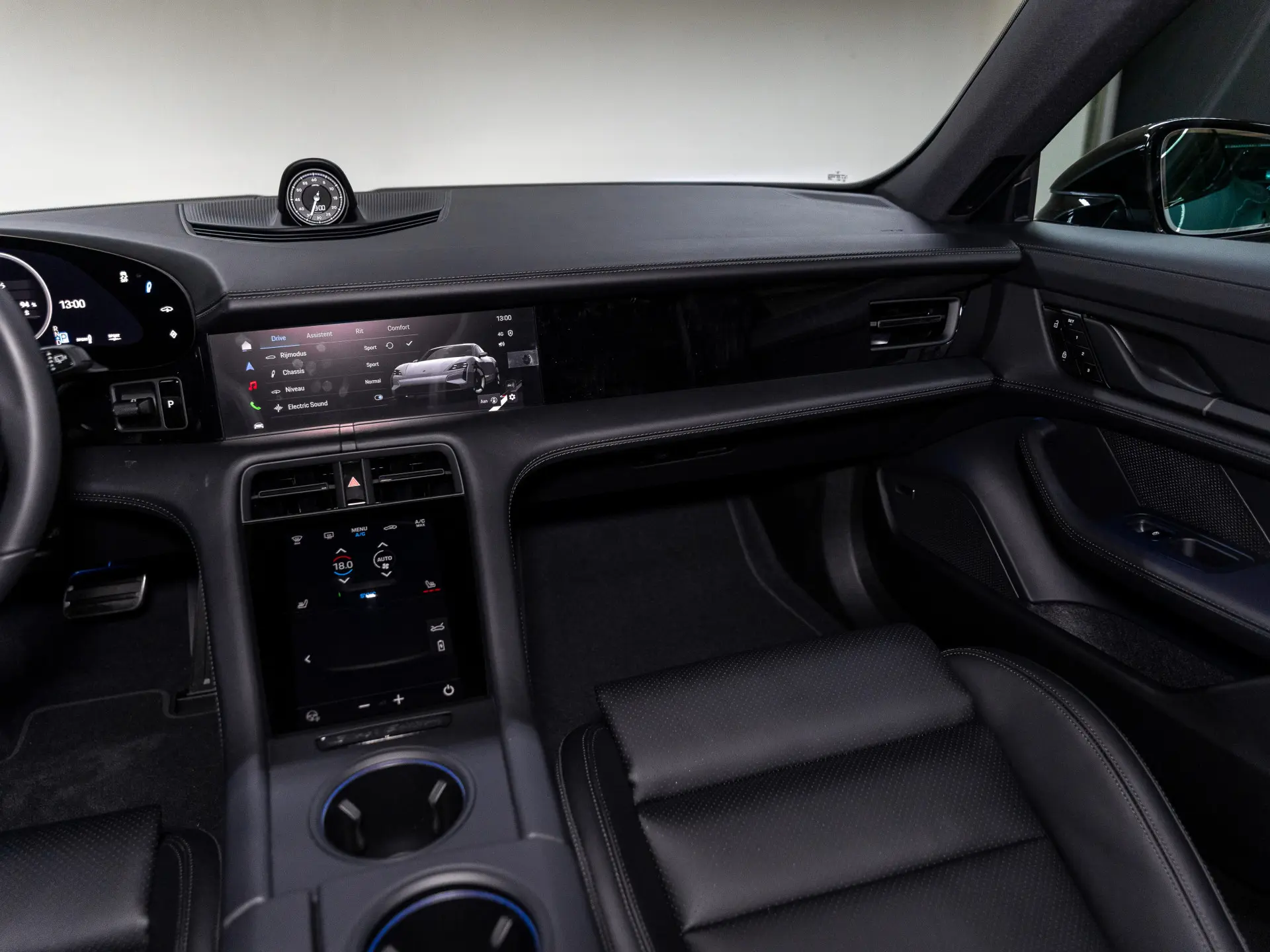 Taycan Sport Turismo Black Edition