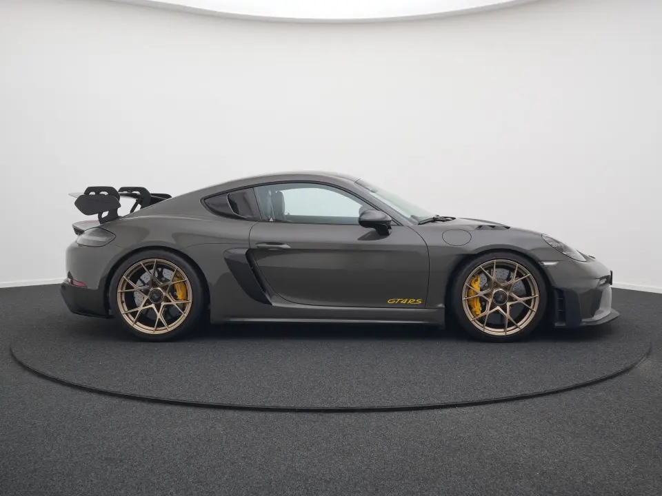 Porsche 718 Cayman GT4 RS