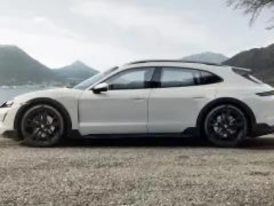 Taycan Cross Turismo 4