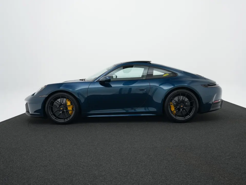 Porsche 911 Carrera 4 GTS