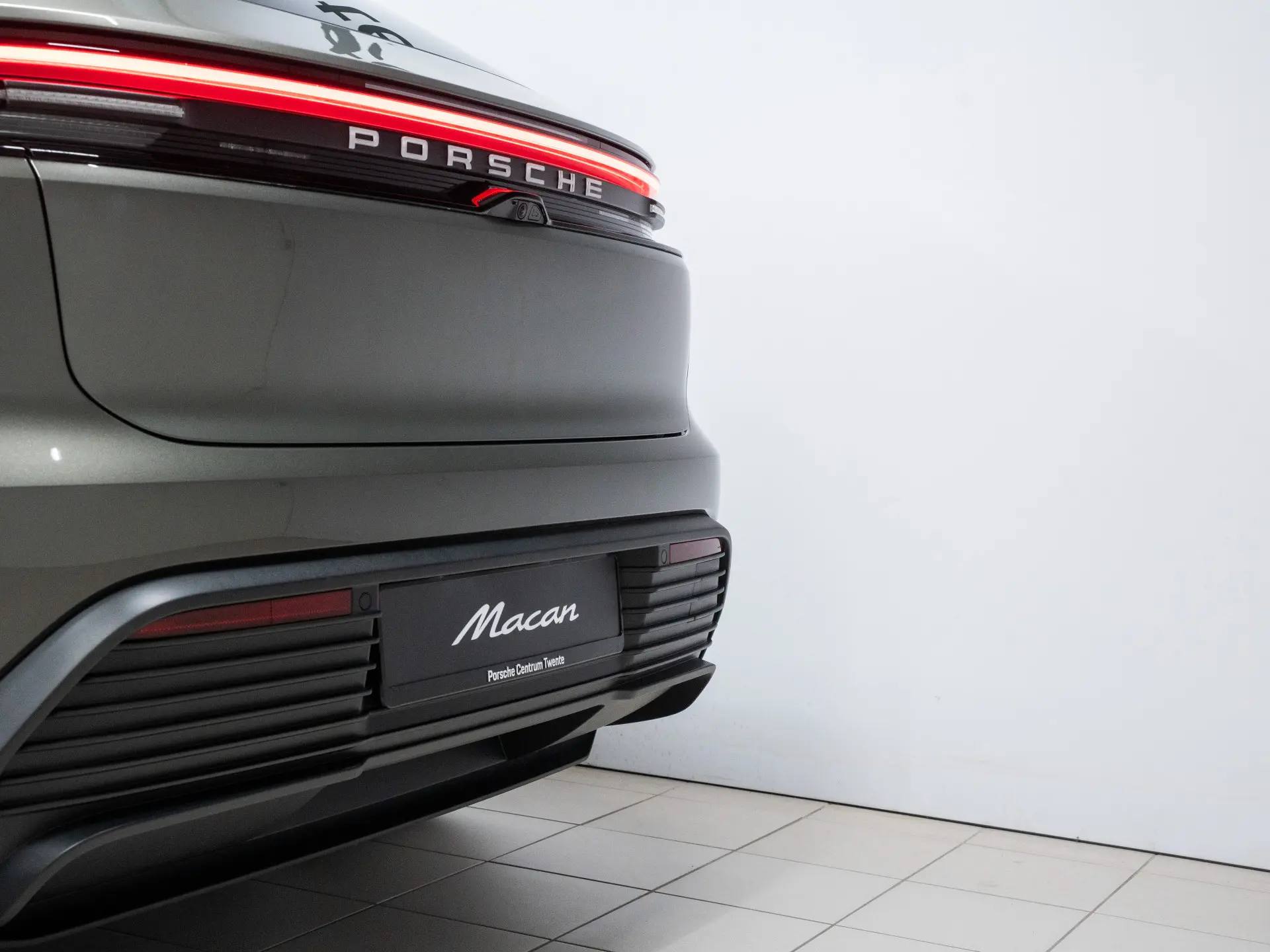Macan 4
