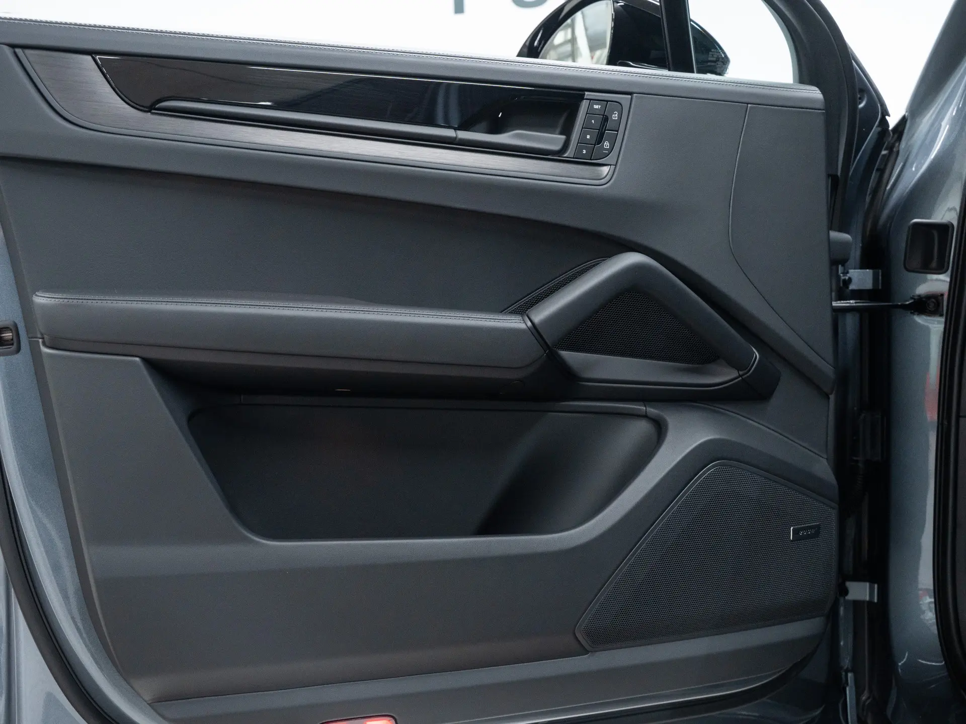 Cayenne E-Hybrid Black Edition Coupé