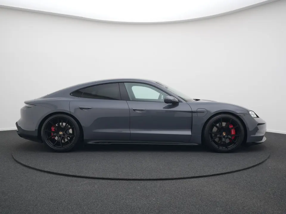 Taycan GTS