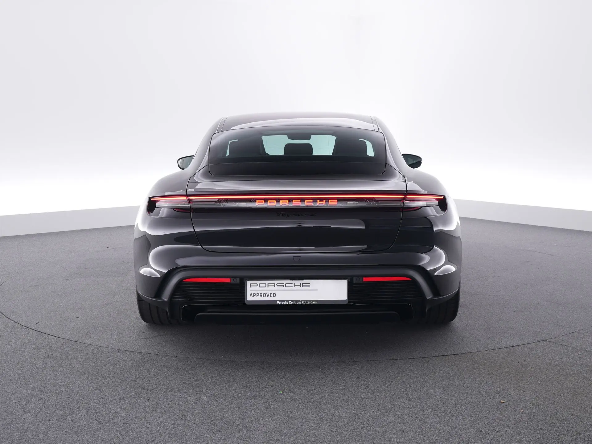 Taycan 4 Black Edition