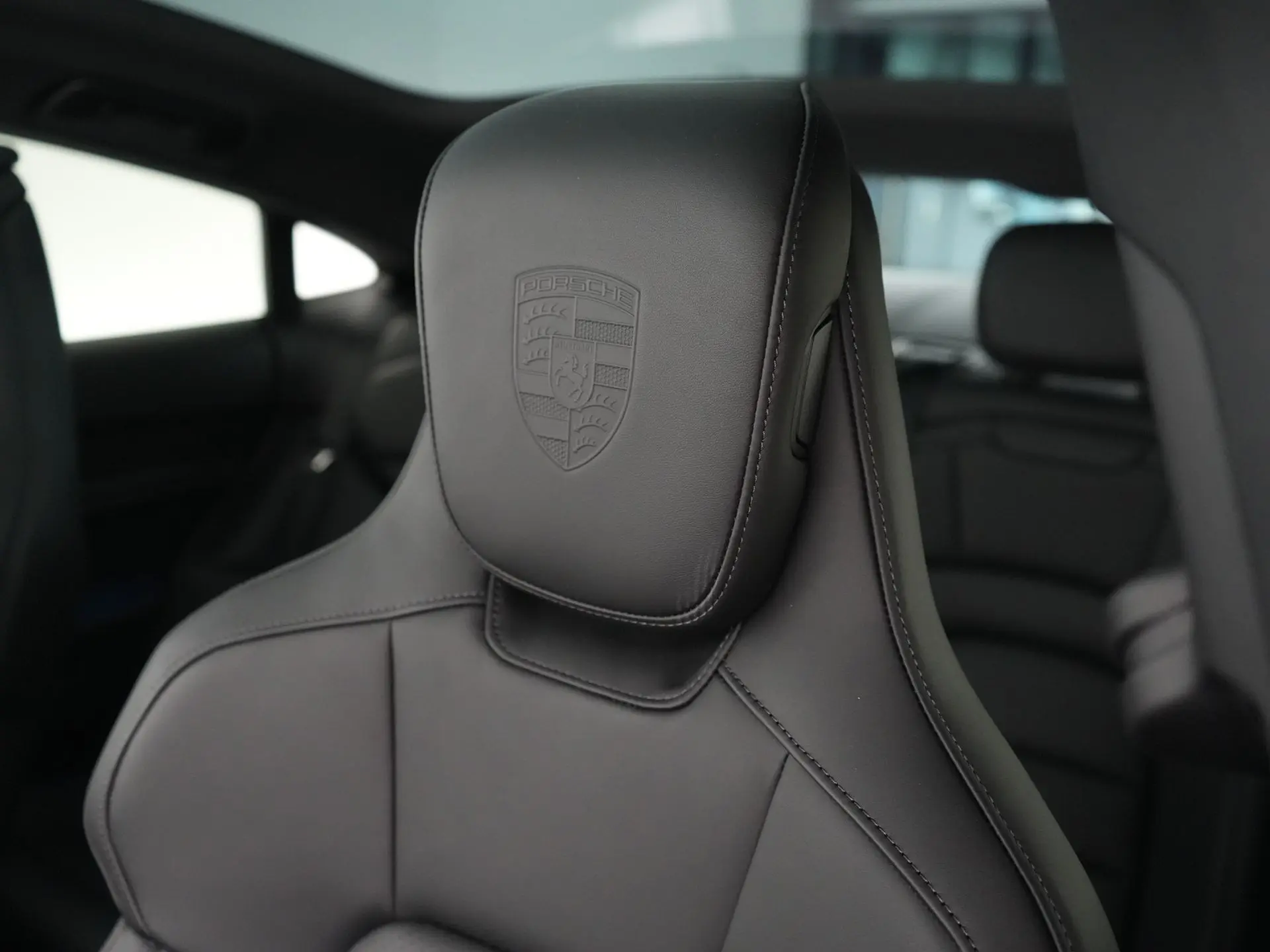 Taycan 4 Black Edition