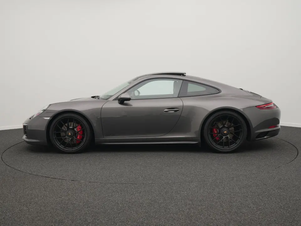 Porsche 911 Carrera 4 GTS