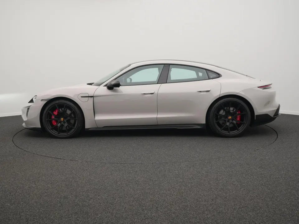 Porsche Taycan GTS