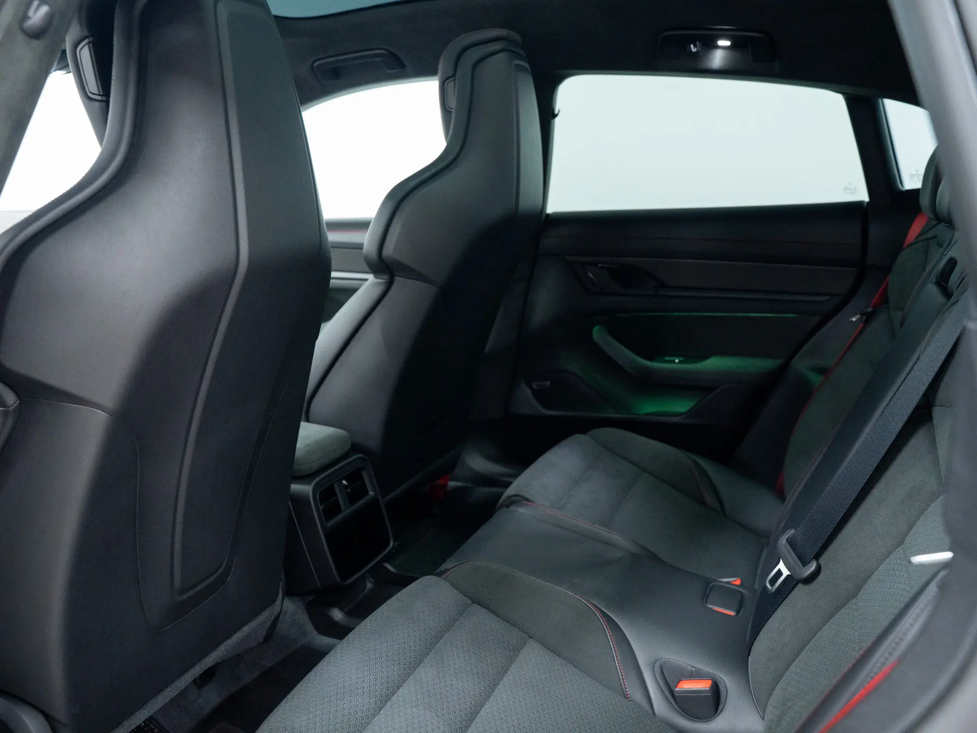 Taycan GTS Sport Turismo