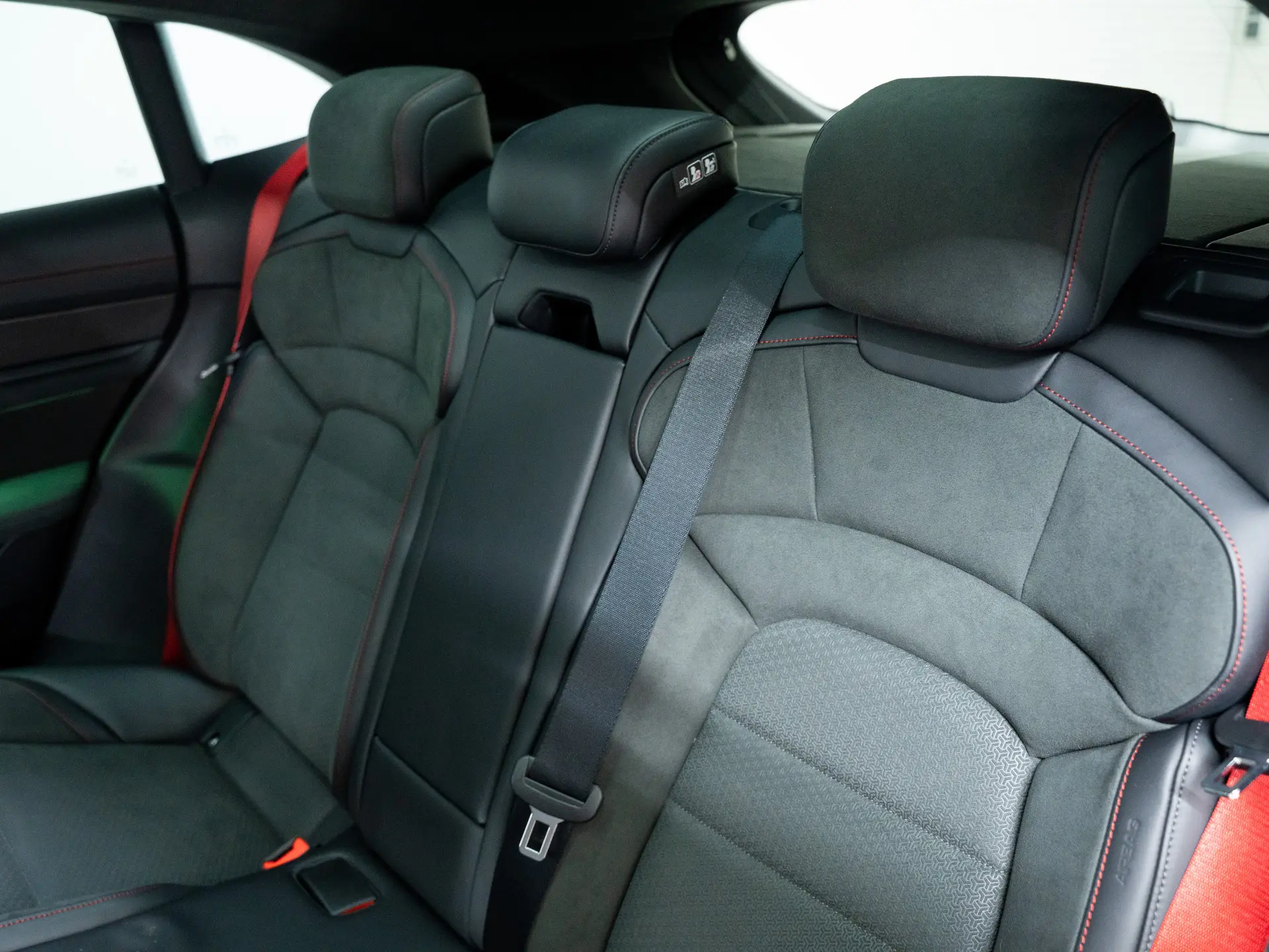 Taycan GTS Sport Turismo