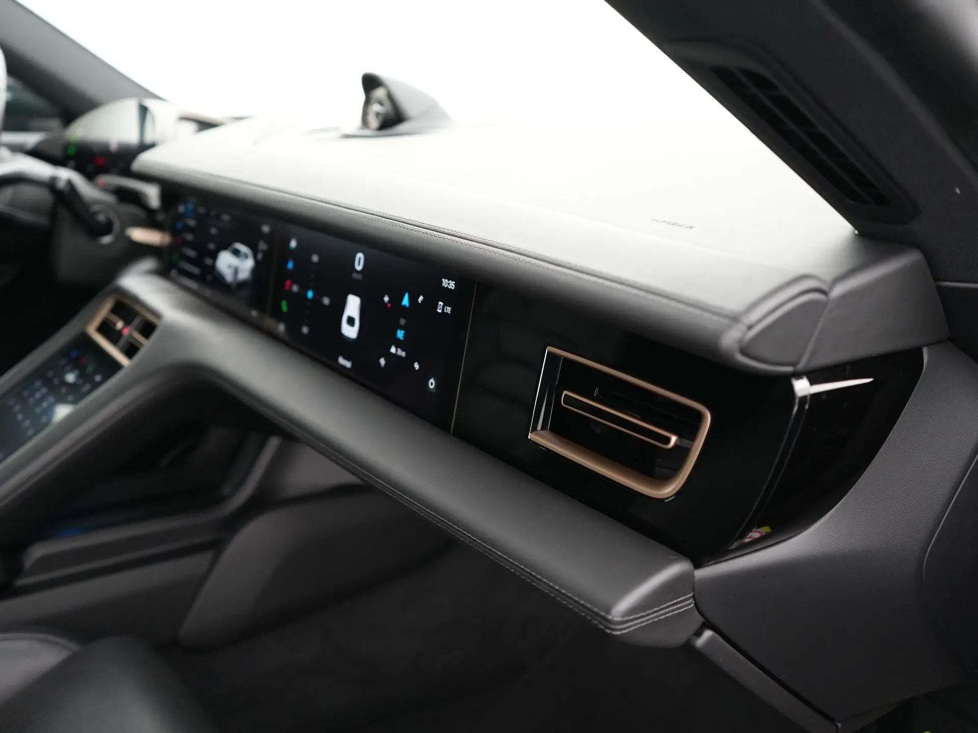 Taycan 4 Cross Turismo