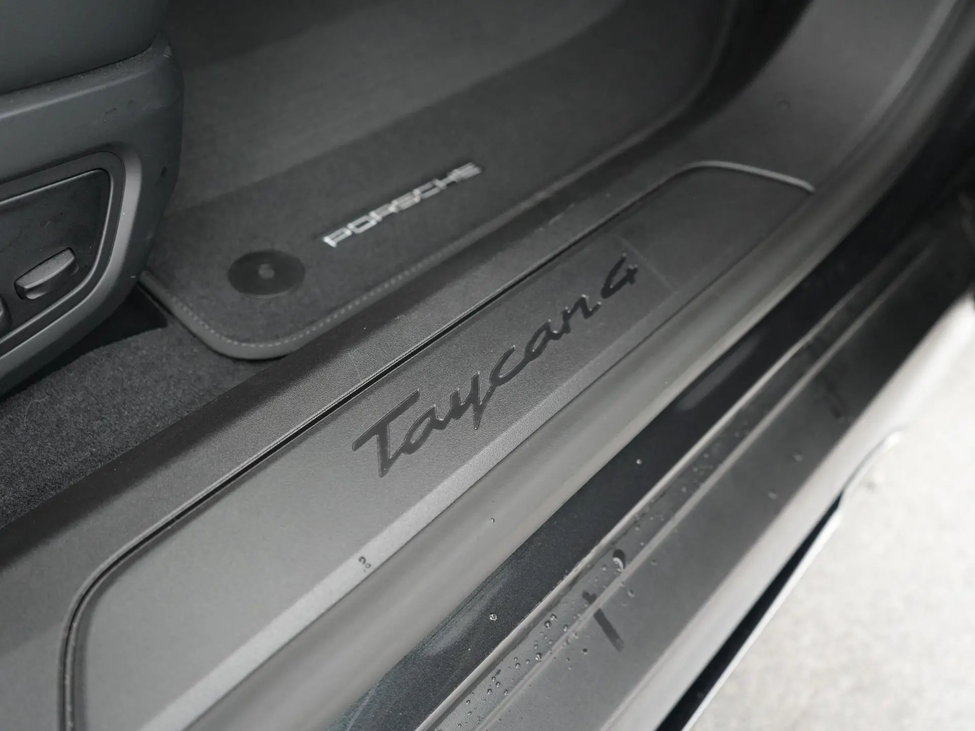 Taycan 4 Cross Turismo