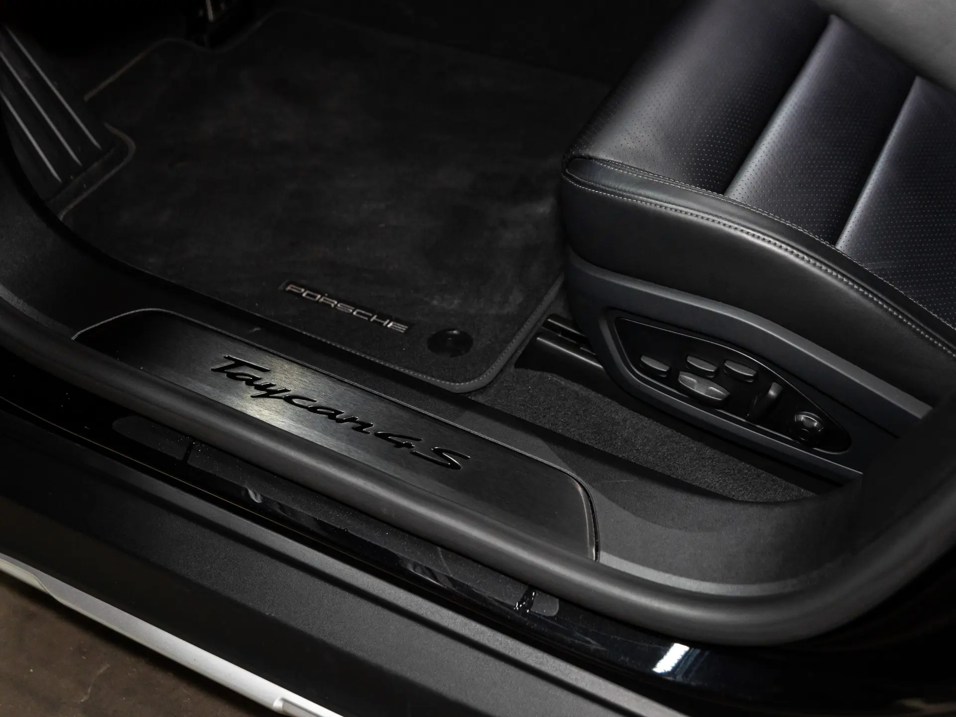 Taycan 4S Cross Turismo