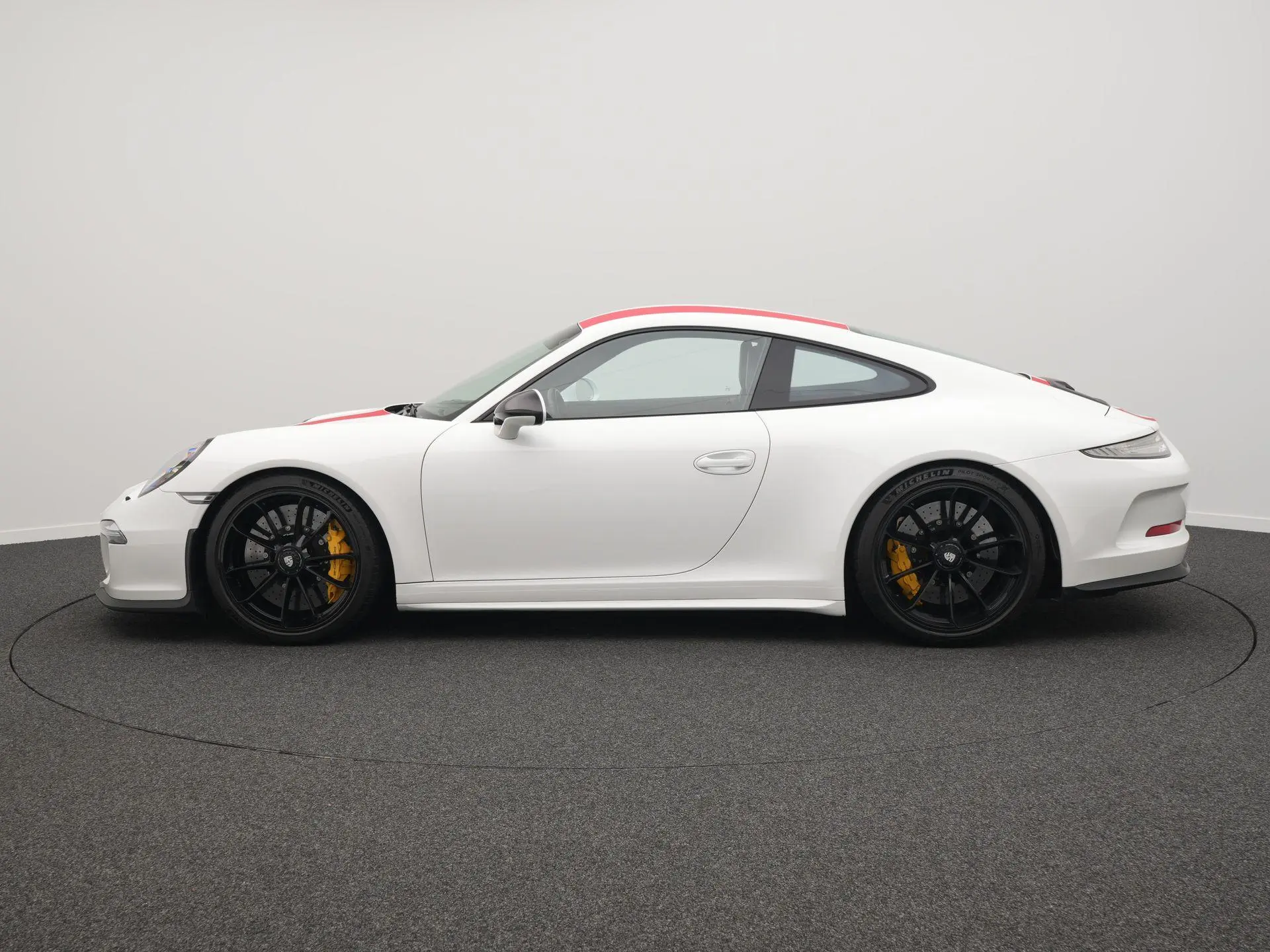 911 R