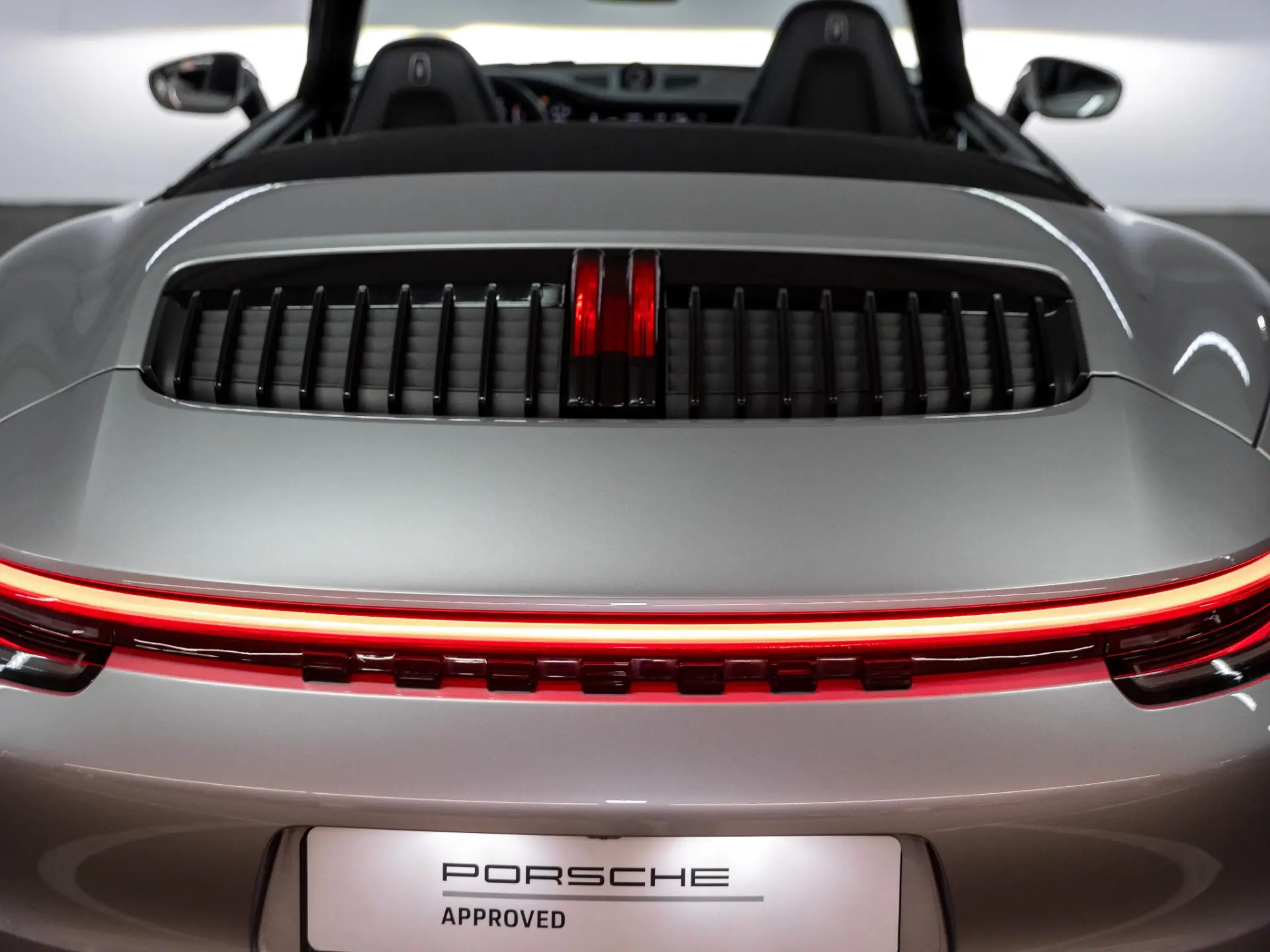 911 Carrera Cabriolet MJ2020