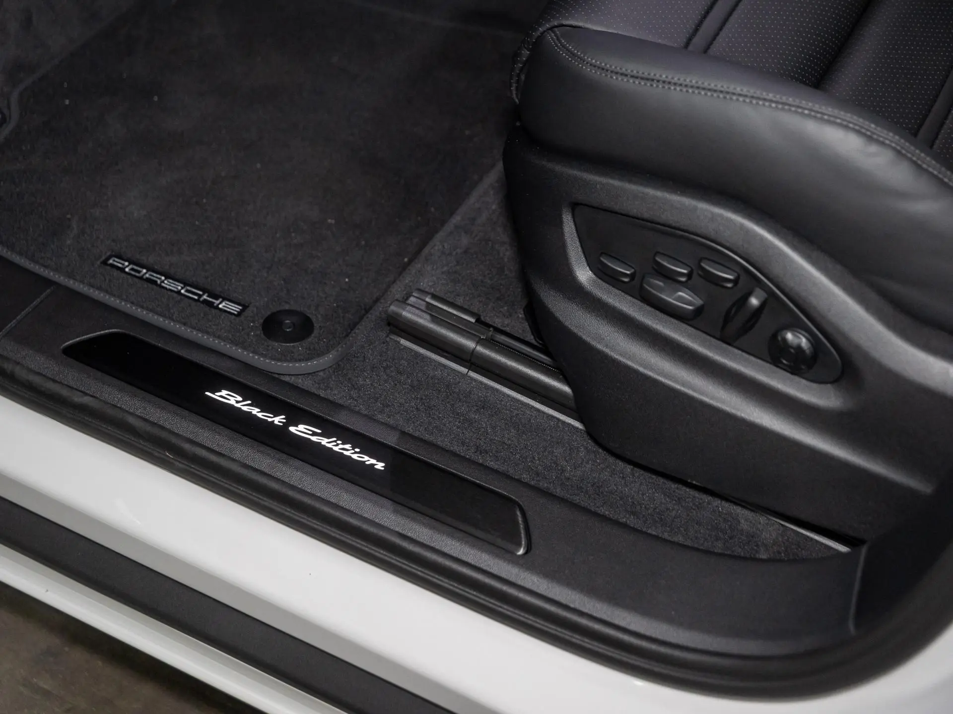 Cayenne E-Hybrid Black Edition Coupé