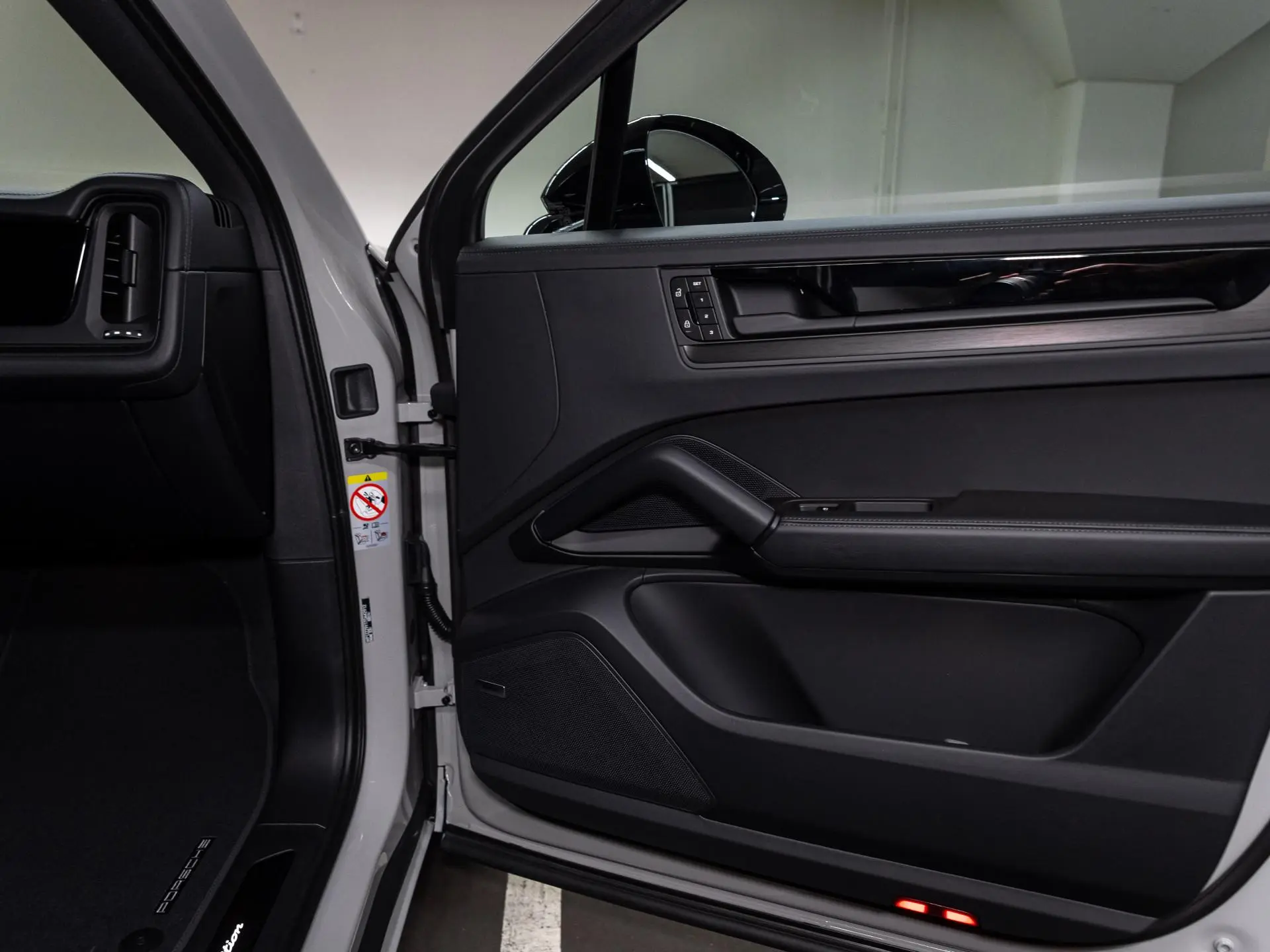 Cayenne E-Hybrid Black Edition Coupé