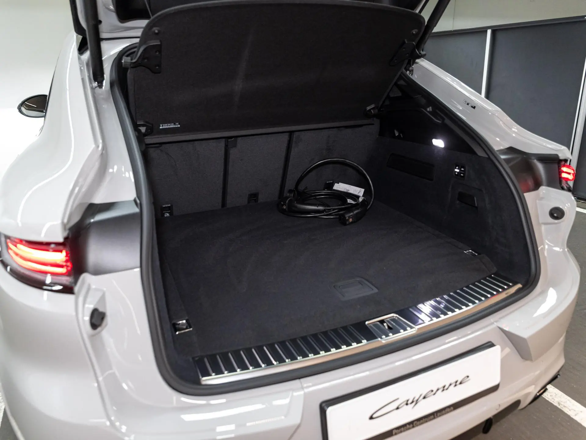 Cayenne E-Hybrid Black Edition Coupé