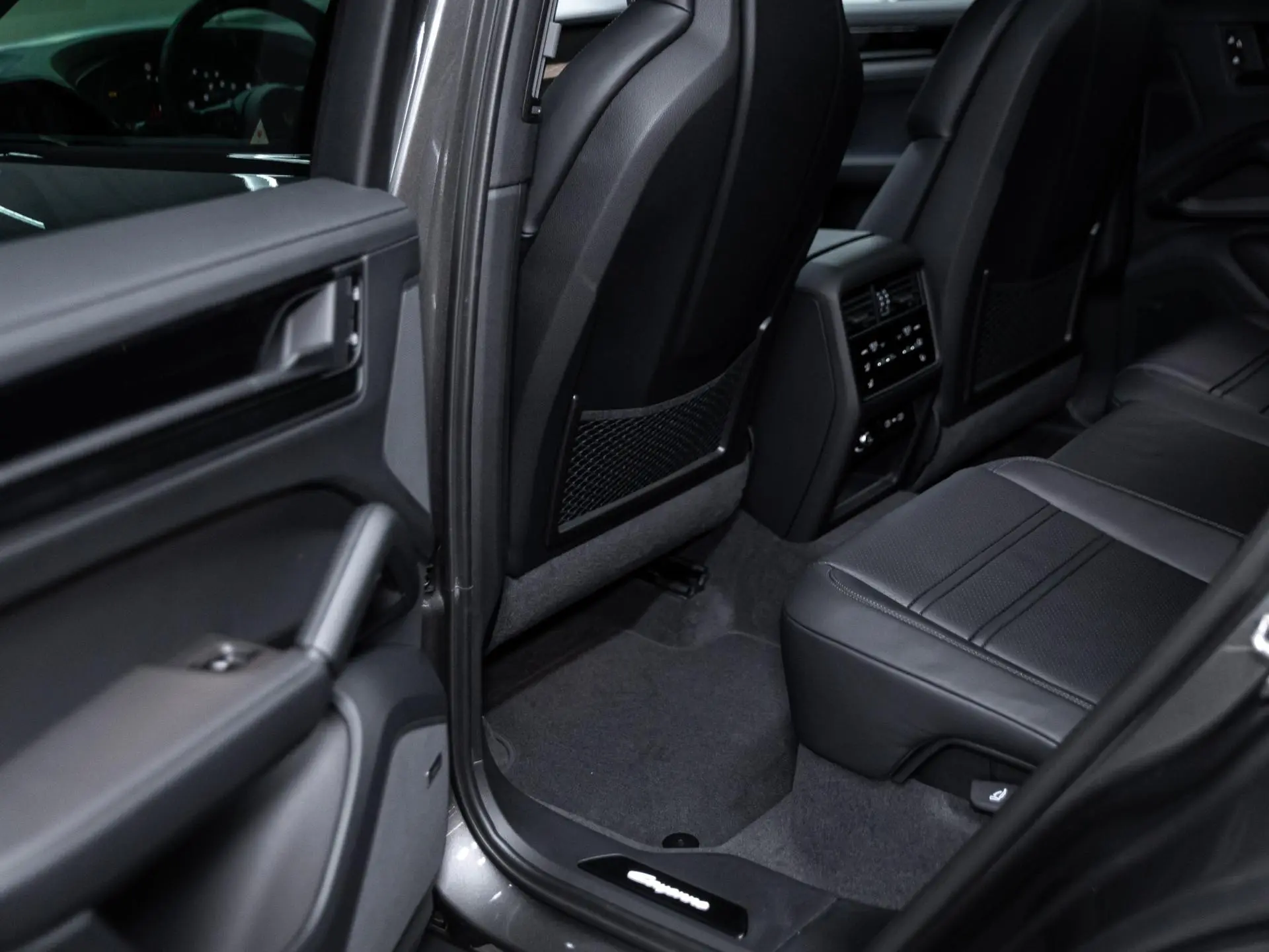 Cayenne E-Hybrid Black Edition Coupé