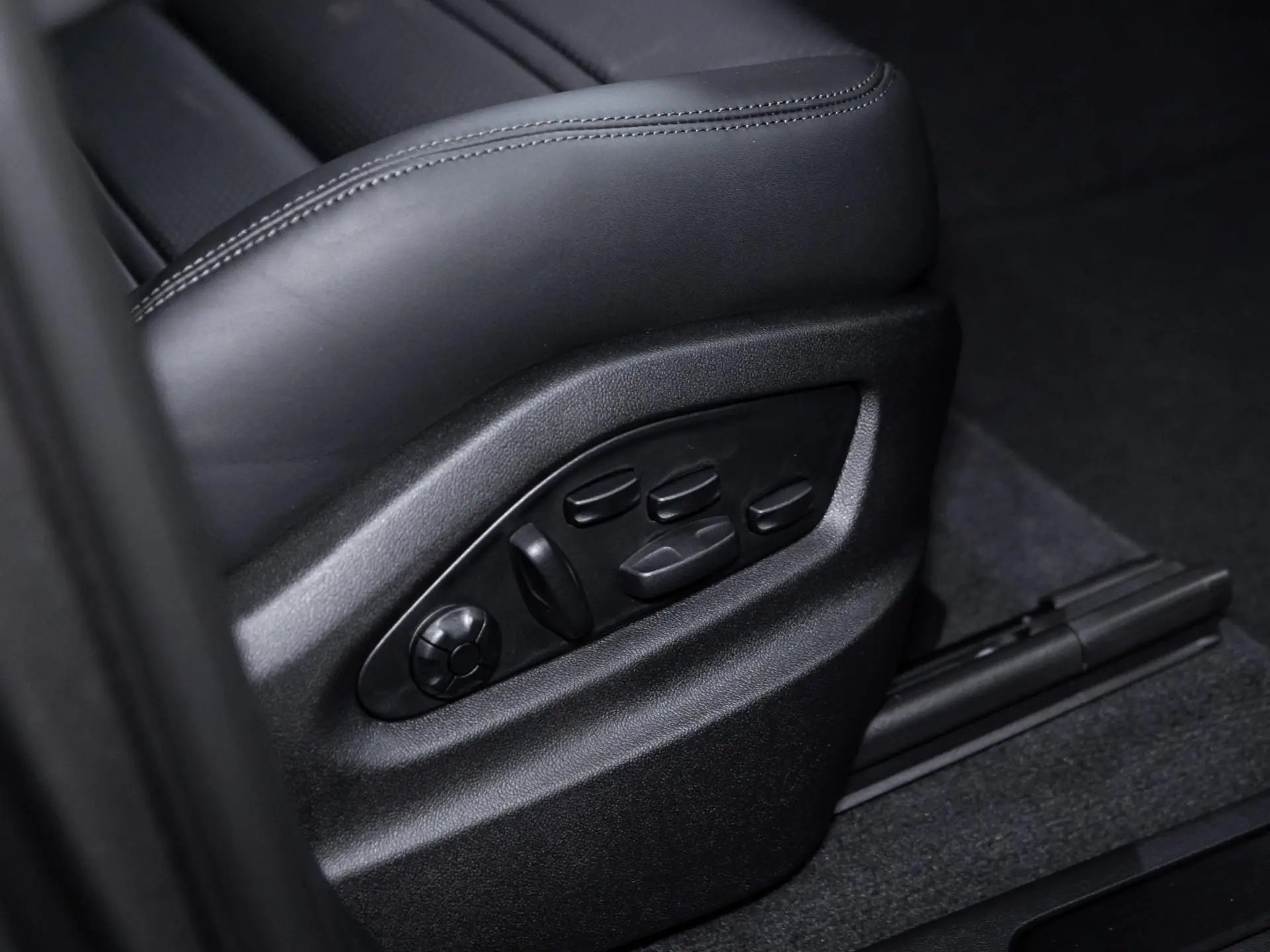 Cayenne E-Hybrid Black Edition Coupé