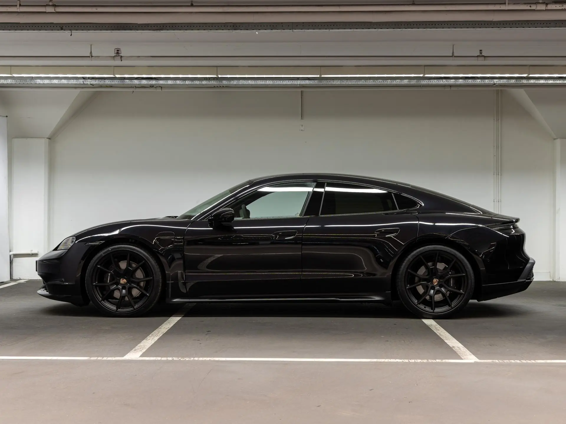 Taycan Black Edition