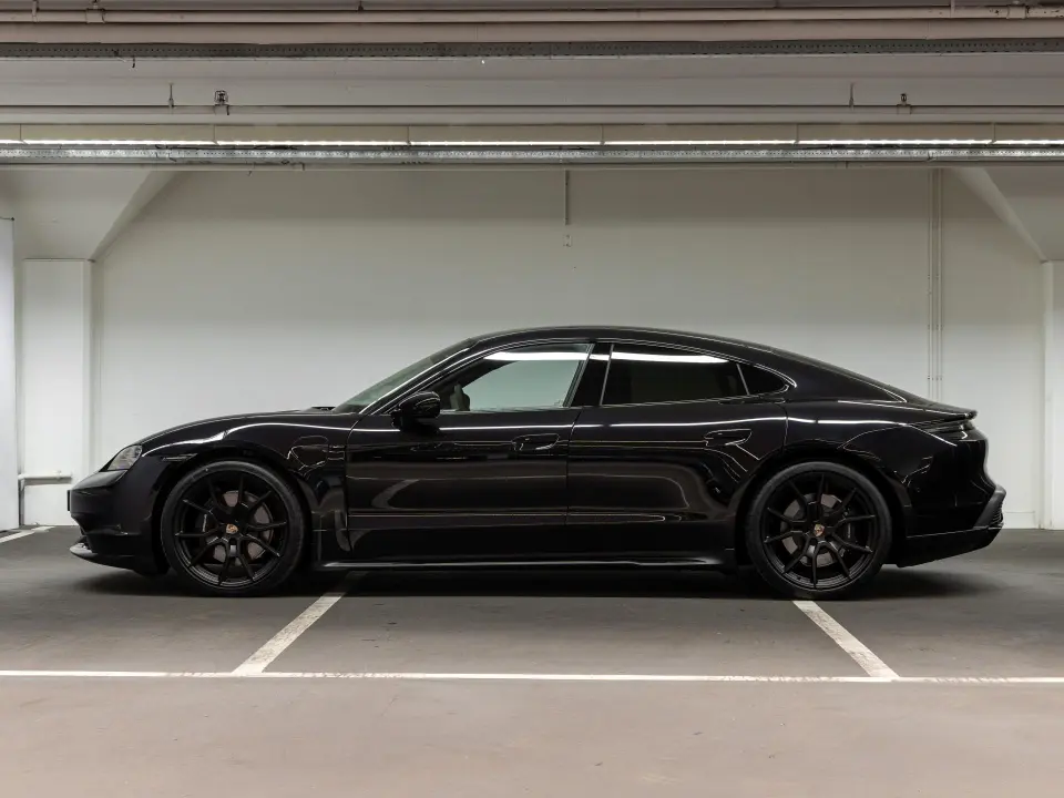 Taycan Black Edition