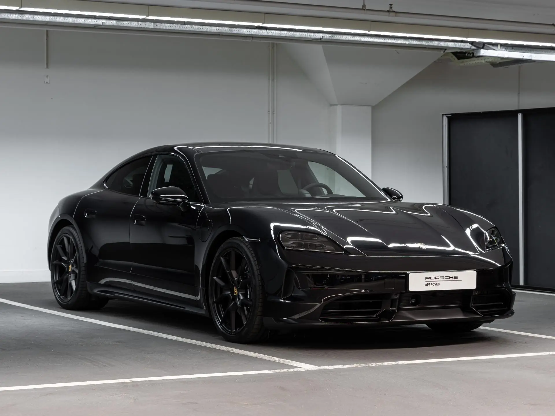 Taycan Black Edition