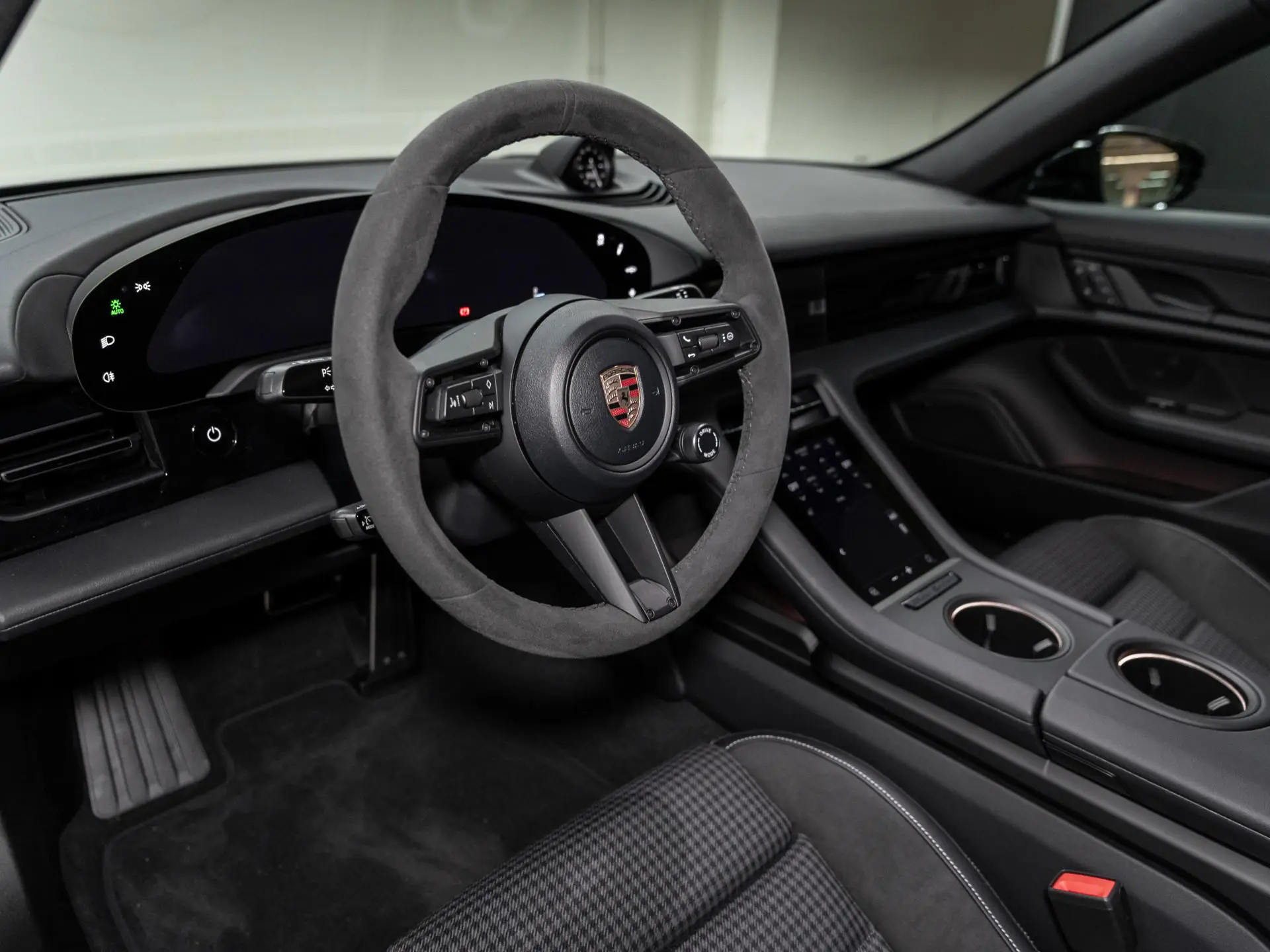 Taycan Black Edition