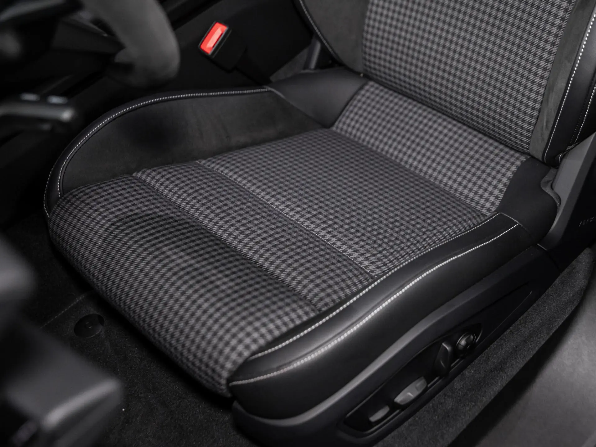 Taycan Black Edition