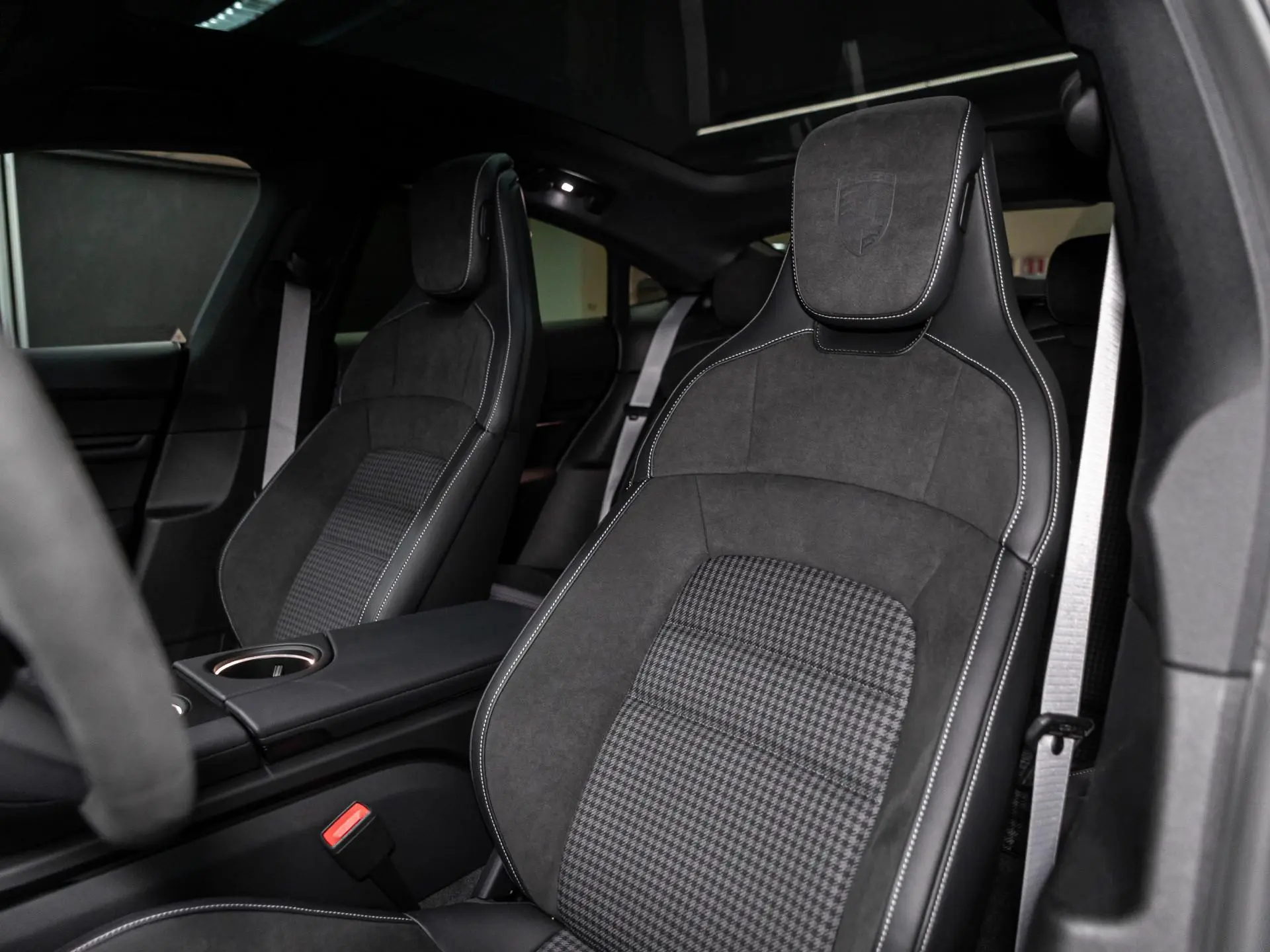 Taycan Black Edition