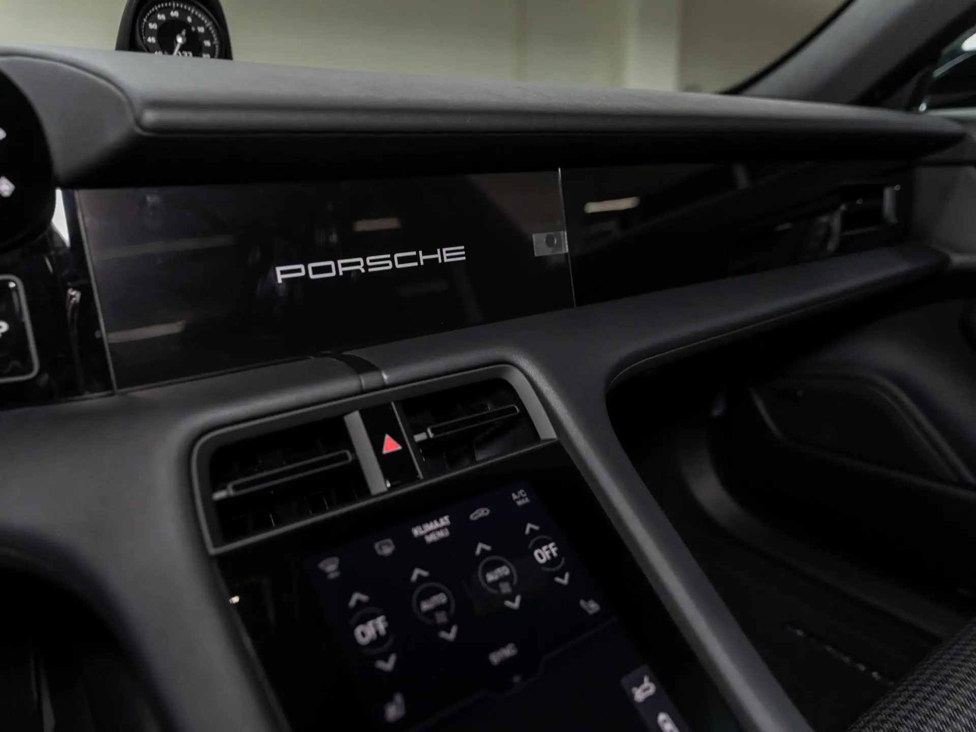 Taycan Black Edition