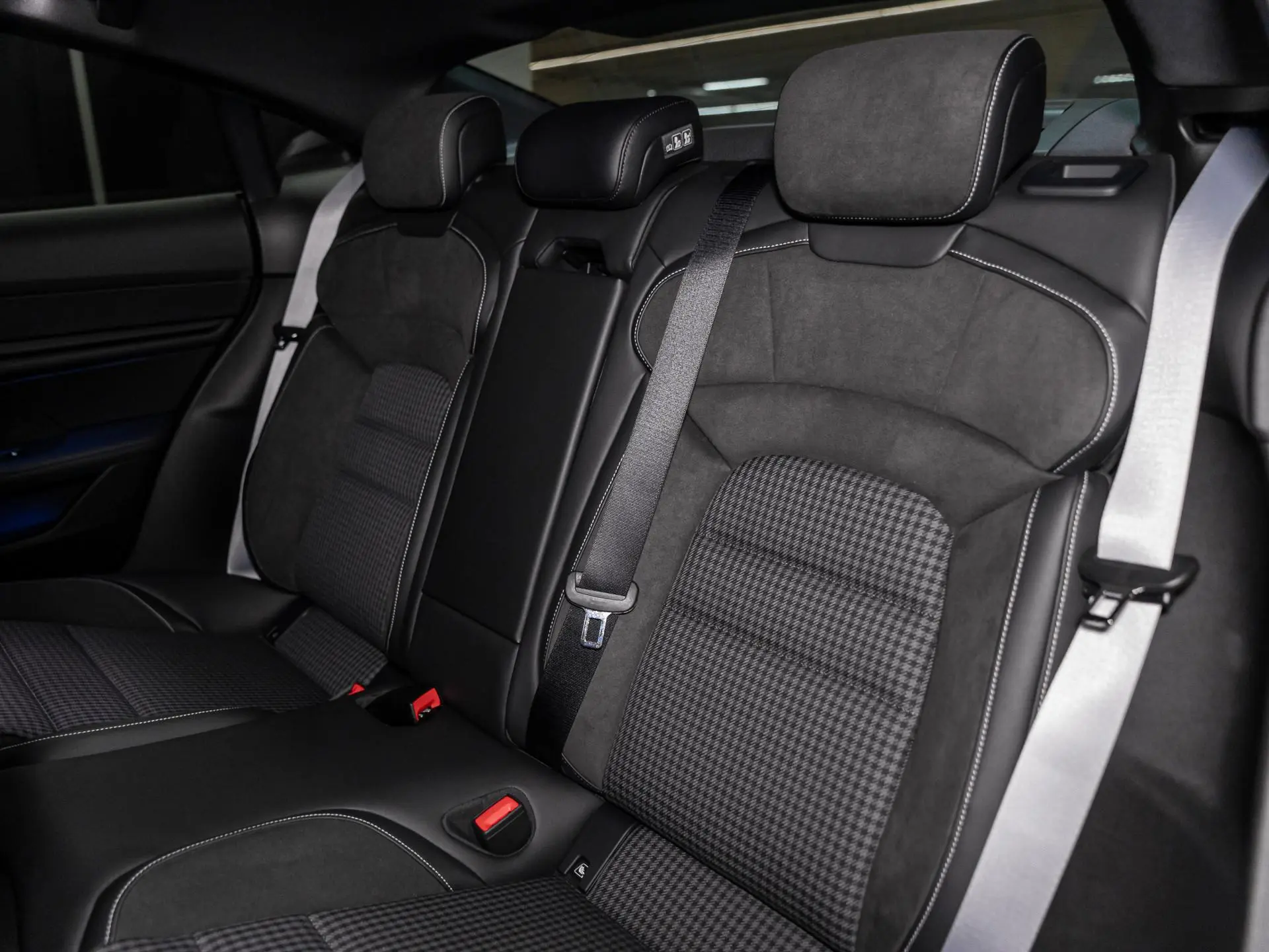 Taycan Black Edition