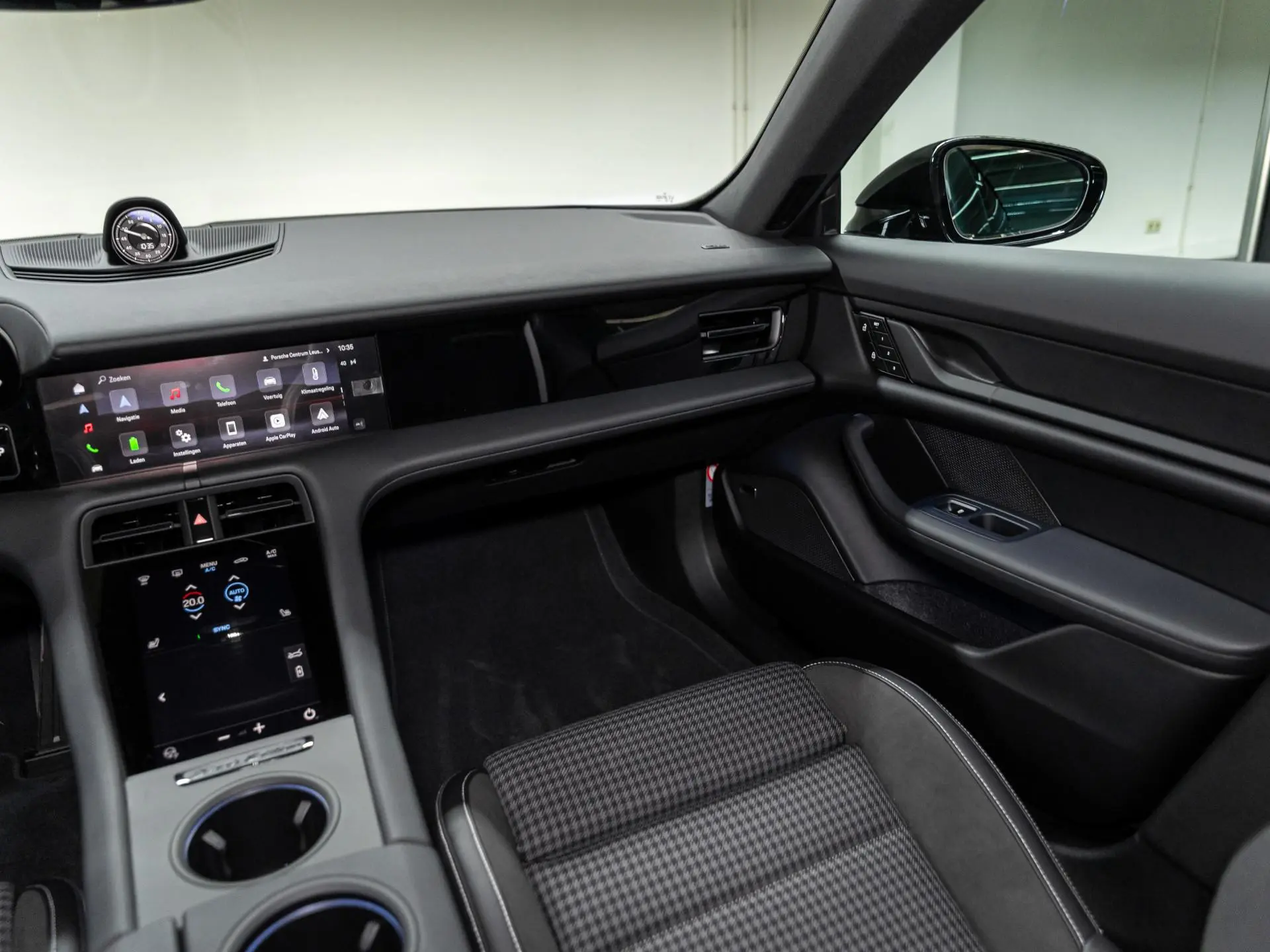 Taycan Black Edition